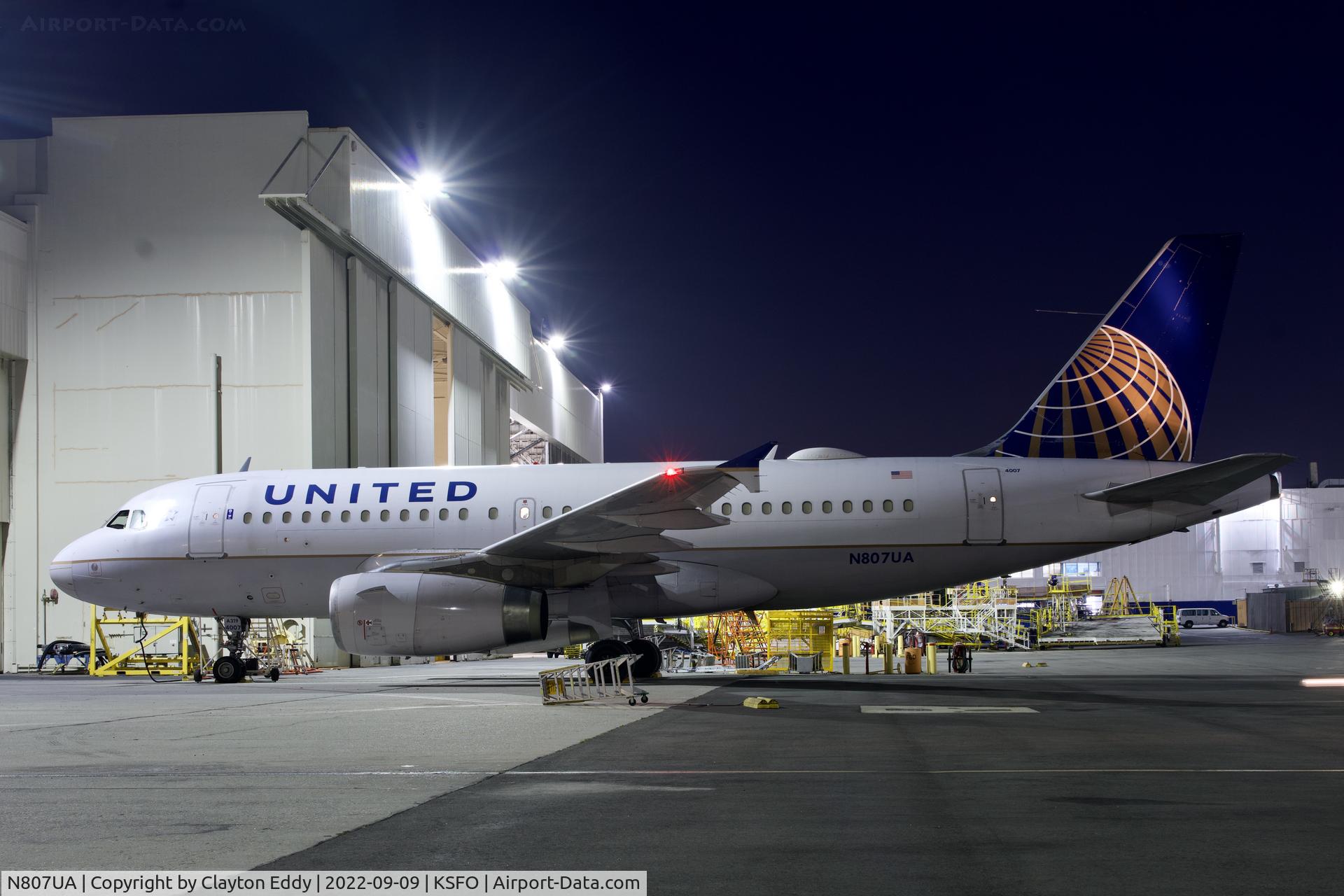 N807UA, 1998 Airbus A319-131 C/N 798, SFO 2022.
