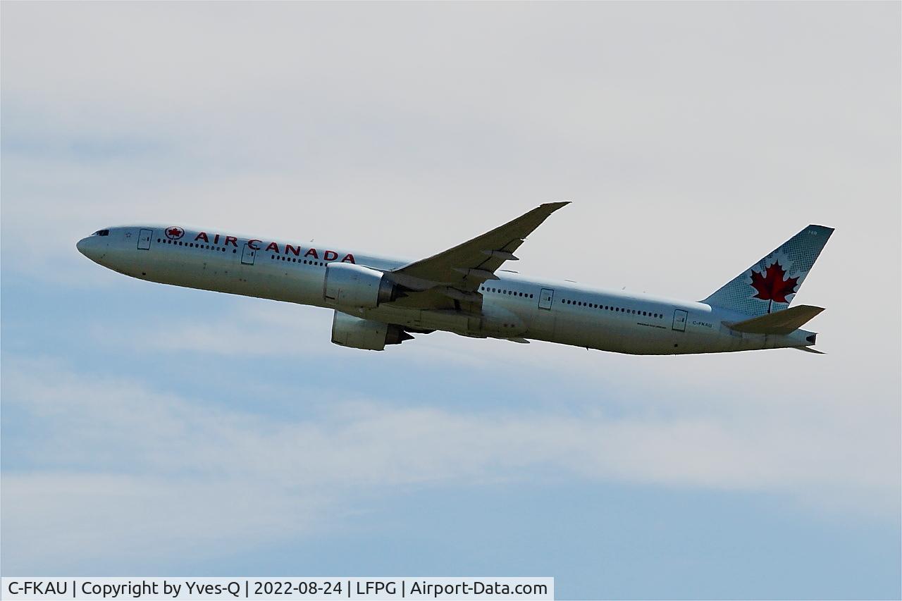 C-FKAU, 2016 Boeing 777-333/ER C/N 62401, Boeing 777-333ER, Climbing from rwy 08L, Roissy Charles De Gaulle airport (LFPG-CDG)