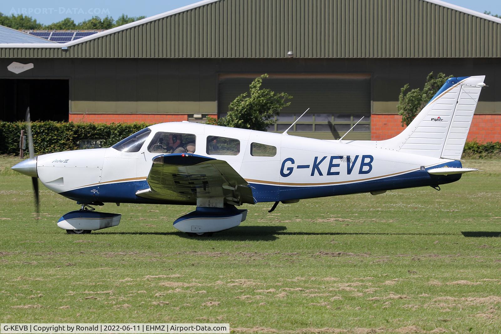 G-KEVB, 1997 Piper PA-28-181 Cherokee Archer III C/N 2843098, at ehmz