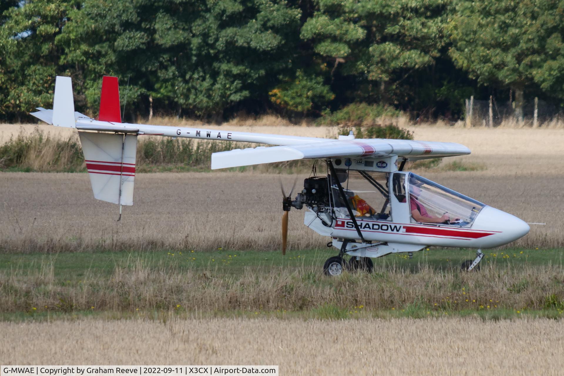 G-MWAE, 1990 CFM Shadow Series CD C/N 130, Departing from Northrepps.
