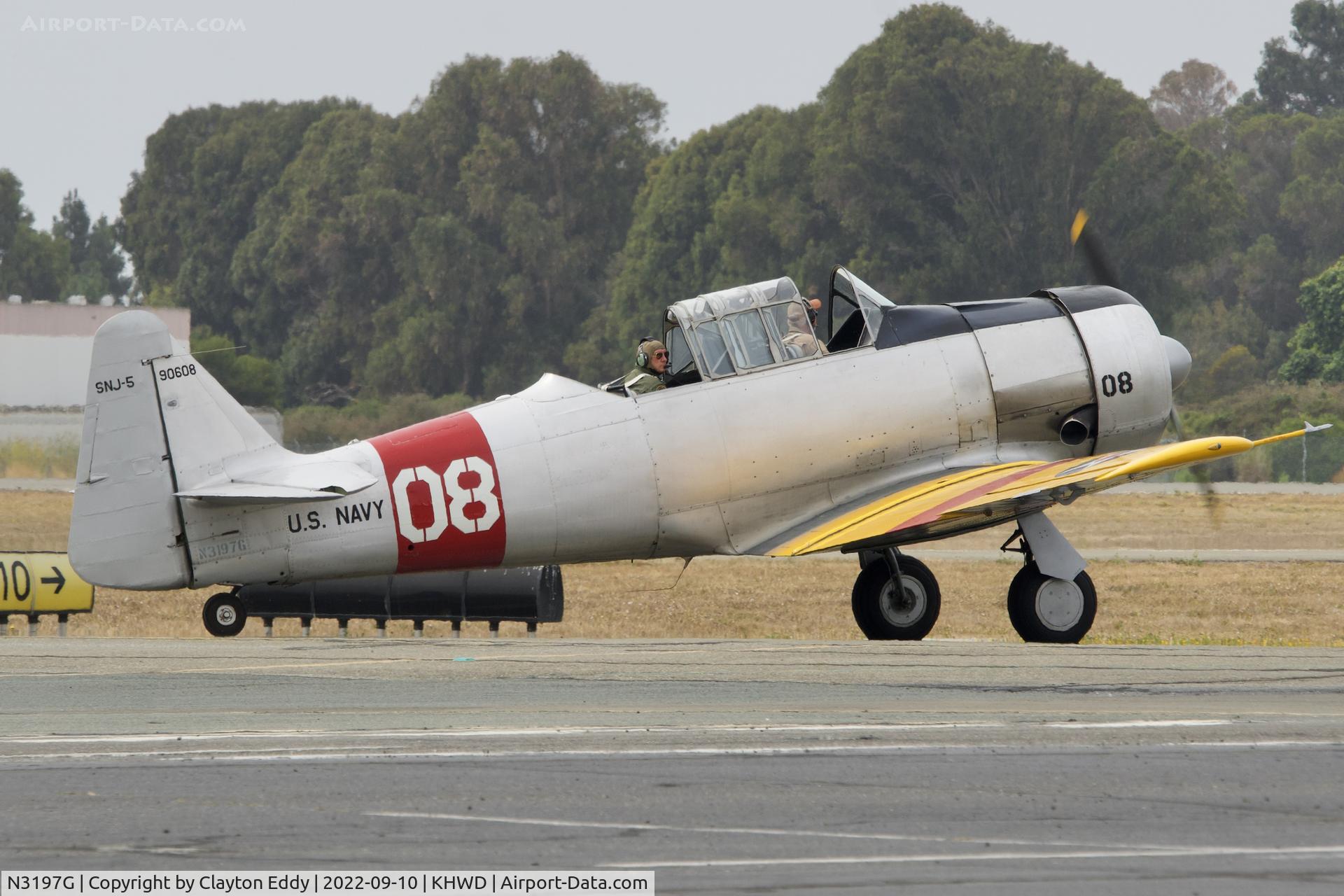 N3197G, 1959 North American SNJ-5 Texan C/N 90608, Hayward airport in California 2022.