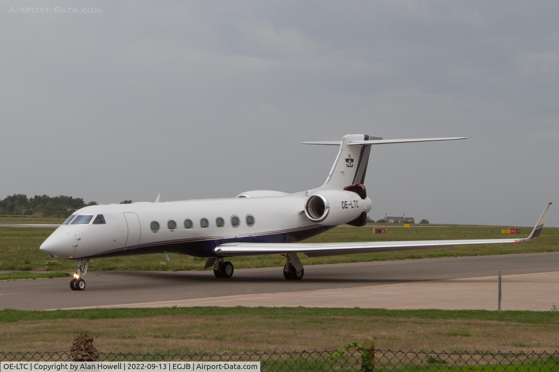 OE-LTC, 2013 Gulfstream Aerospace GV-SP (G550) C/N 5452, Taxying for departure, Guernsey