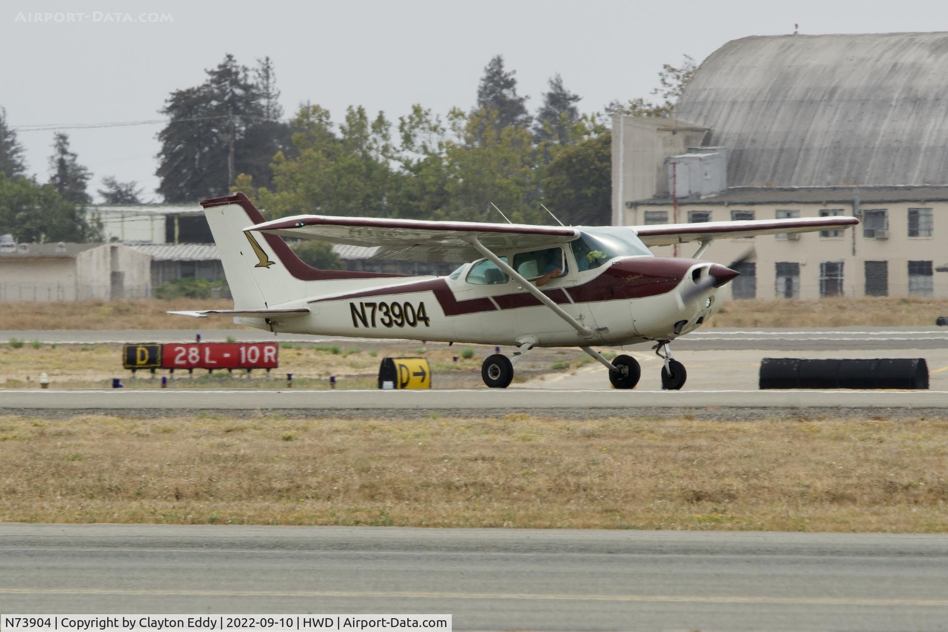 N73904, 1976 Cessna 172N C/N 17267739, Hayward airport in California 2022.