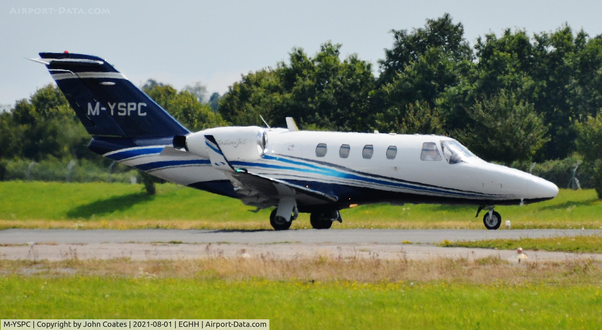 M-YSPC, 1995 Cessna 525 CitationJet CJ1 C/N 525-0117, Arriving on 26