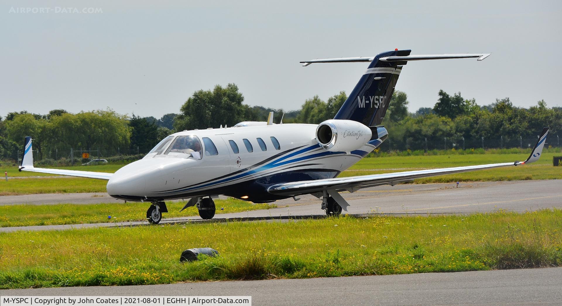 M-YSPC, 1995 Cessna 525 CitationJet CJ1 C/N 525-0117, Taxiing on arrival