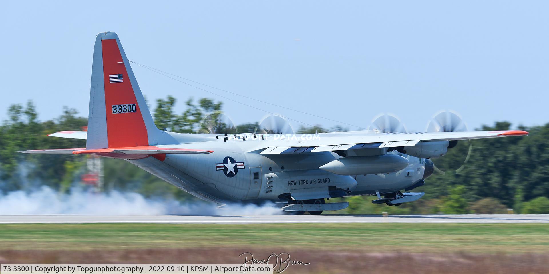 73-3300, 1973 Lockheed LC-130H Hercules C/N 382-4508, SKIER4 touches down