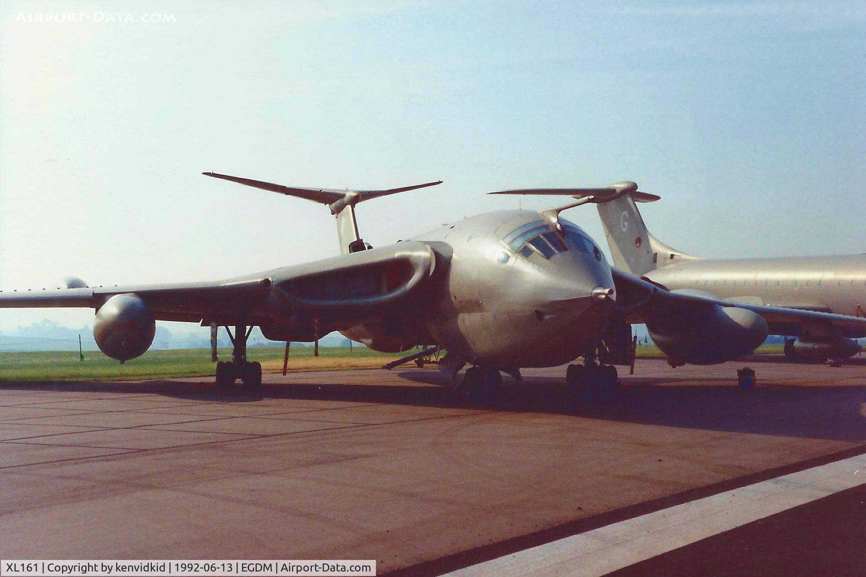 XL161, 1961 Handley Page Victor K.2 C/N HP80/64, At Boscombe Down, scanned from print.