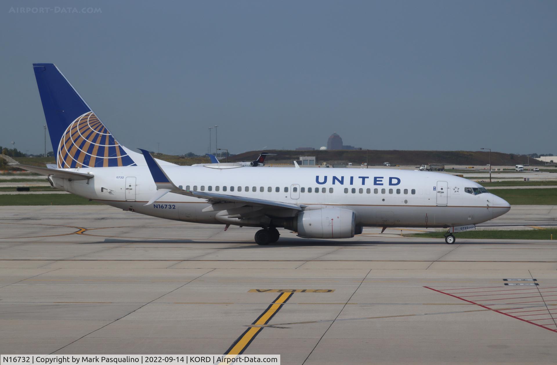 N16732, 1999 Boeing 737-724 C/N 28948, Boeing 737-724