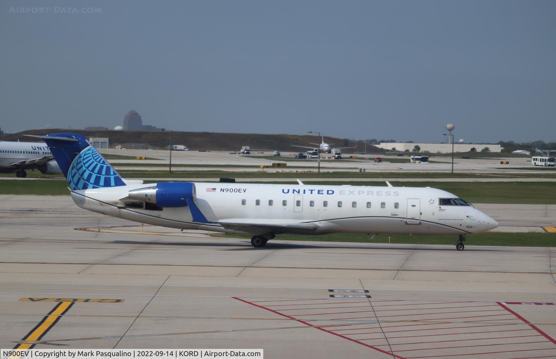 N900EV, 2002 Bombardier CRJ-200ER (CL-600-2B19) C/N 7608, CL-600-2B19