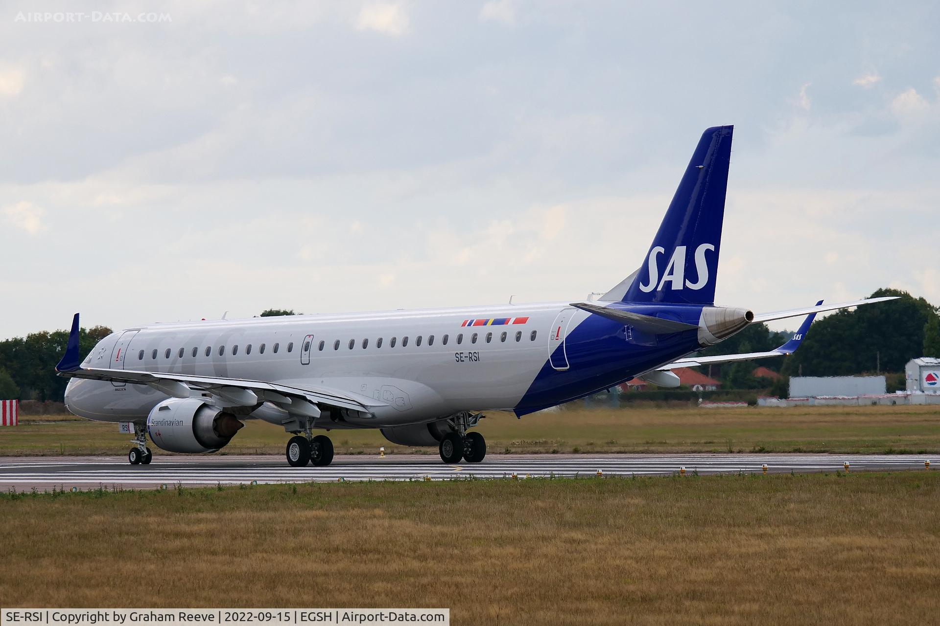 SE-RSI, 2007 Embraer 195LR (ERJ-190-200LR) C/N 19000104, Departing from Norwich.