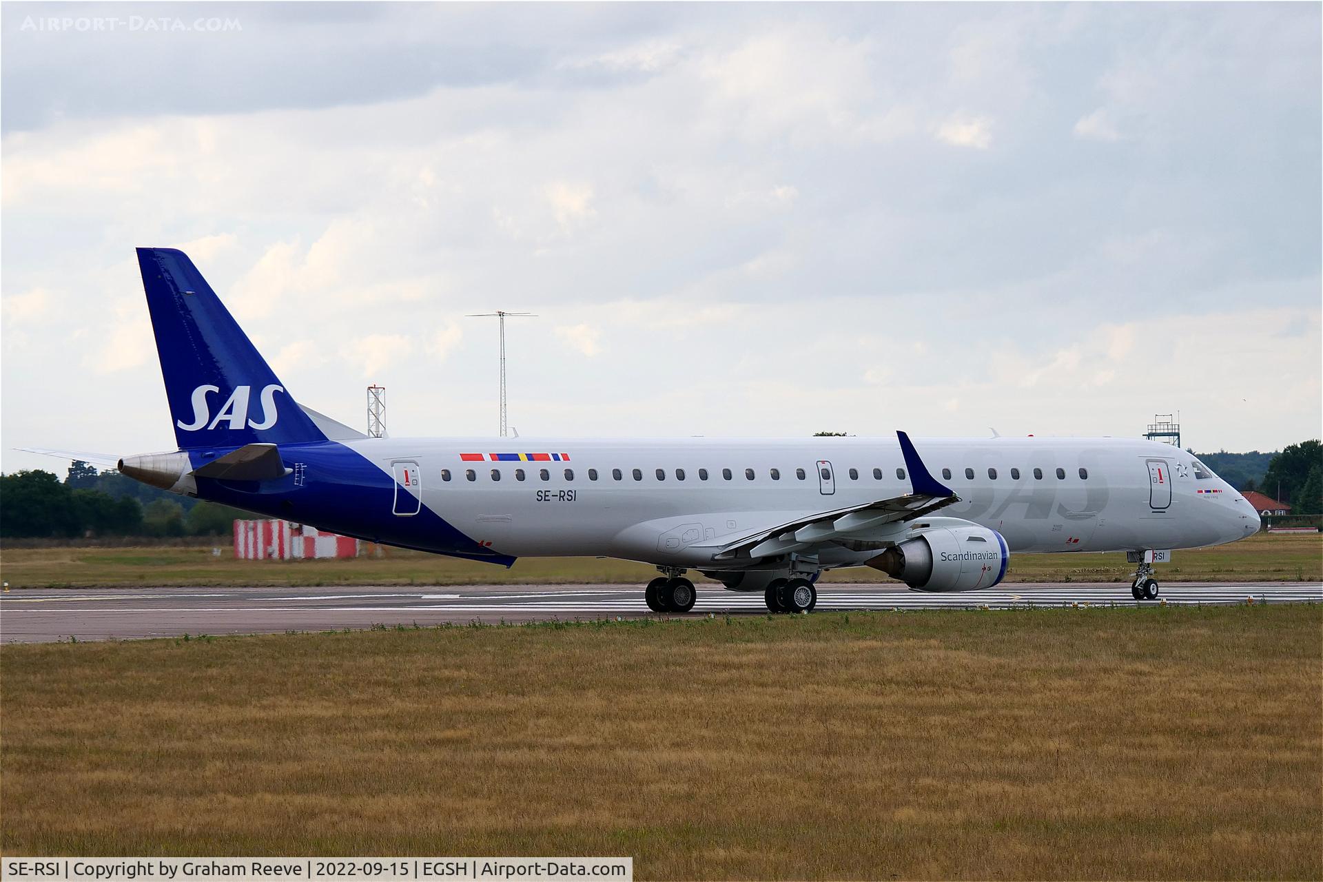 SE-RSI, 2007 Embraer 195LR (ERJ-190-200LR) C/N 19000104, Departing from Norwich.