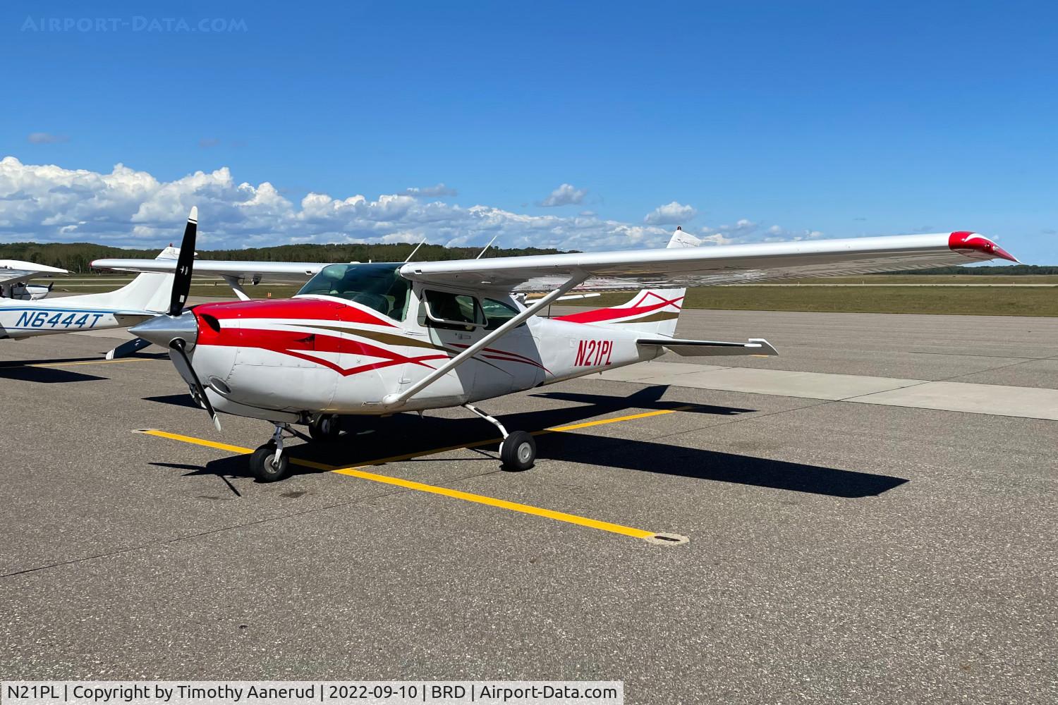N21PL, 1984 Cessna R182 Skylane RG C/N R182-01983, 1984 Cessna R182, c/n: R18201983