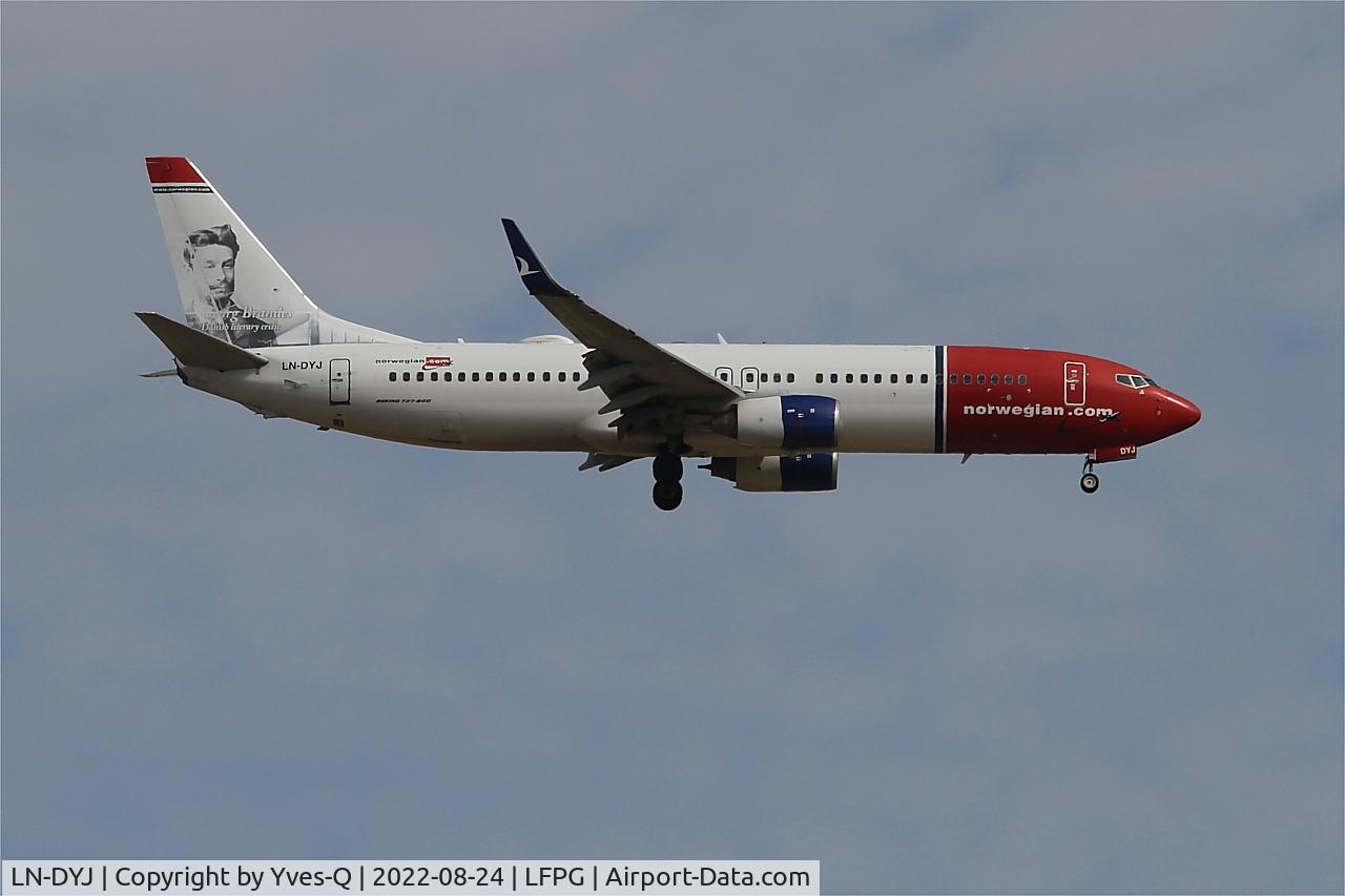 LN-DYJ, 2010 Boeing 737-8JP C/N 39045, Boeing 737-8JP, On final rwy 09L, Roissy Charles De Gaulle airport (LFPG-CDG)
