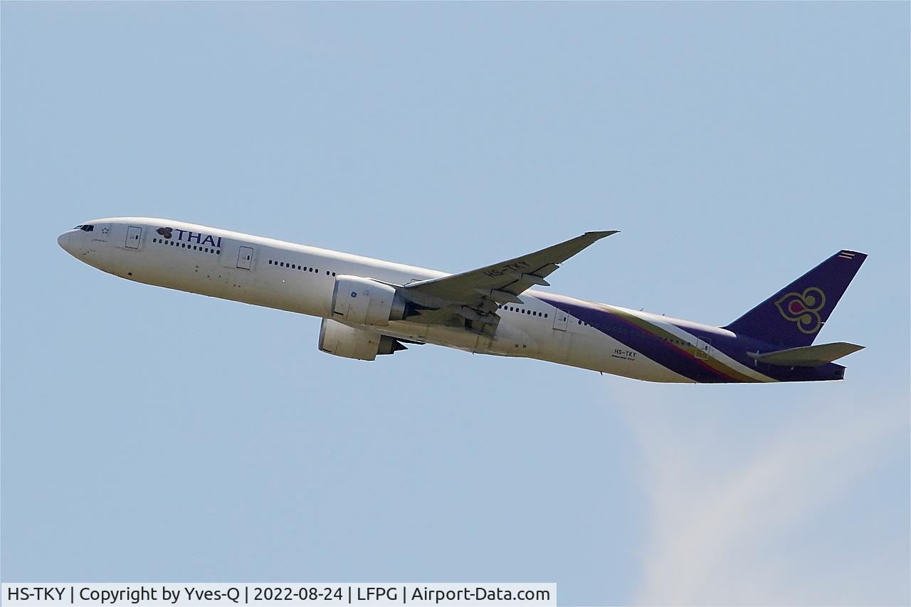 HS-TKY, 2015 Boeing 777-3D7/ER C/N 42114, Boeing 777-3D7ER, Take off rwy 08L, Roissy Charles De Gaulle airport (LFPG-CDG)