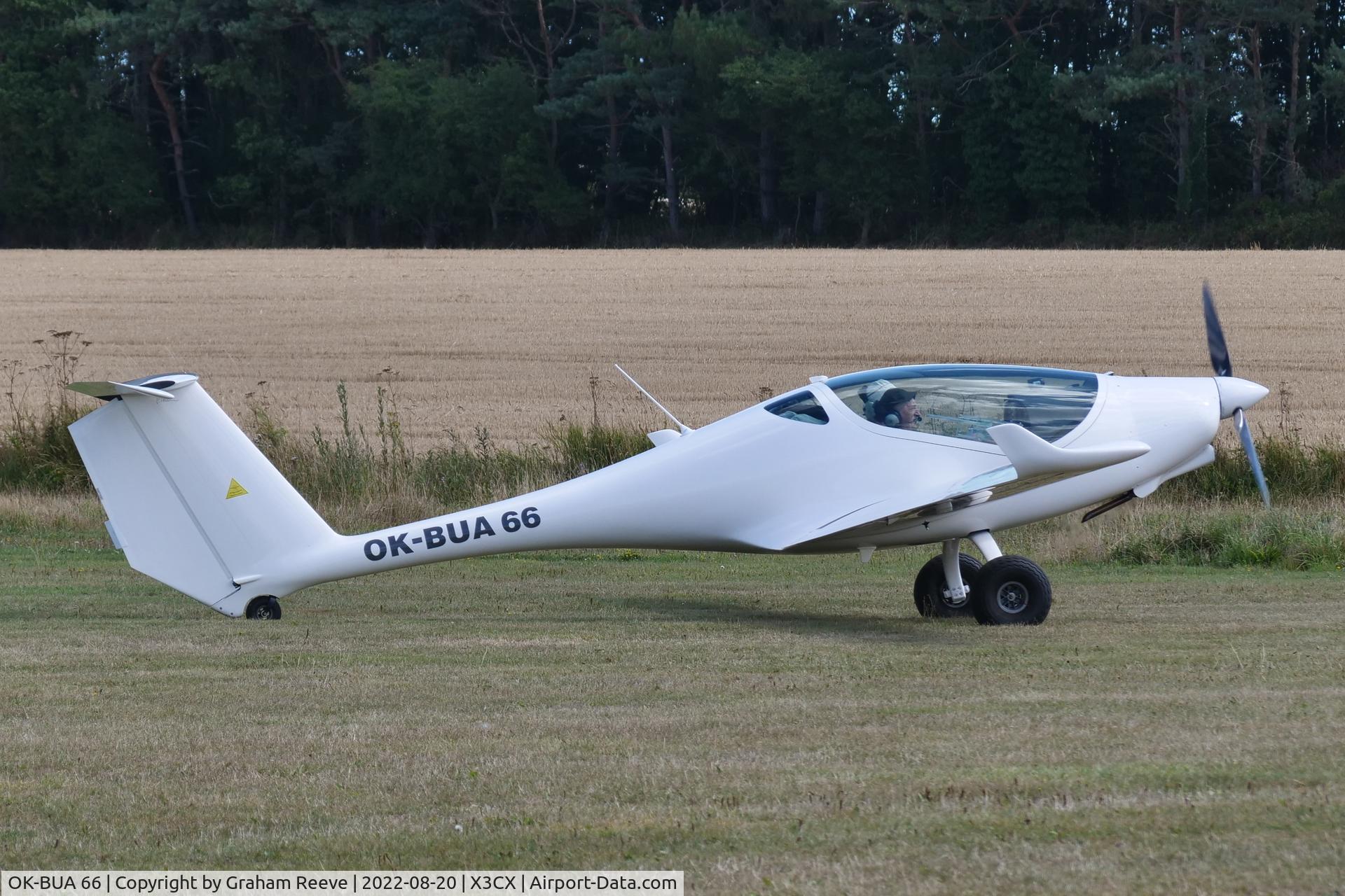 OK-BUA 66, Phoenix Air U15 C/N 60/U15, Just landed at Northrepps.