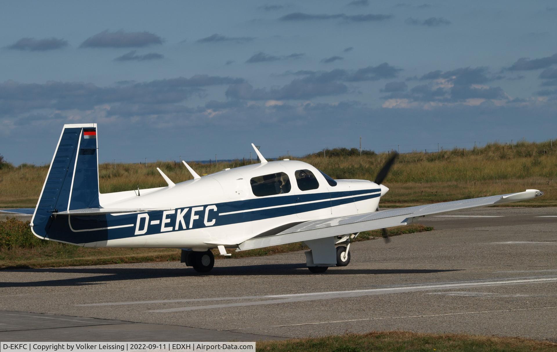 D-EKFC, 1989 Mooney M20J 201 201 C/N 24-3083, backtrack after landing