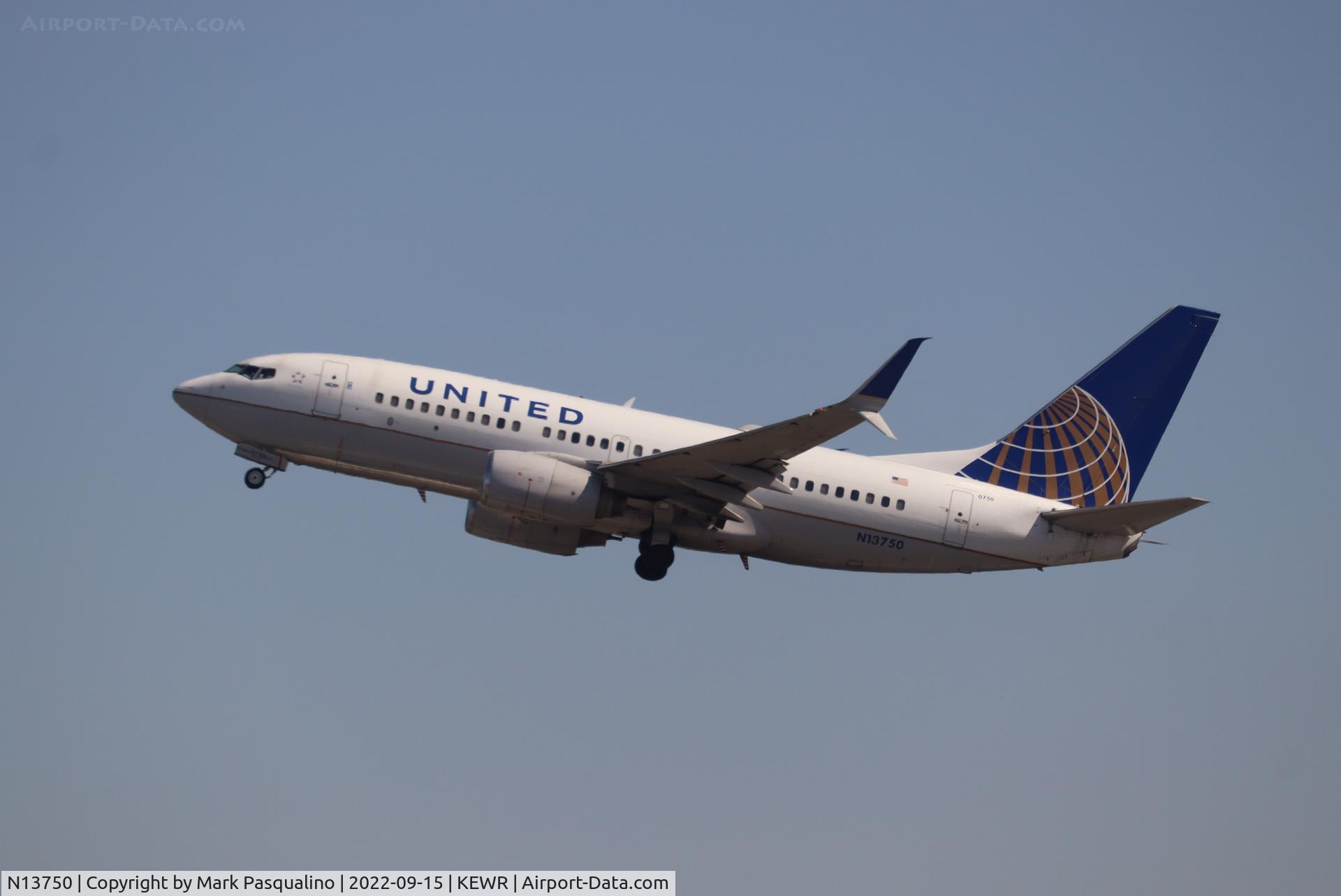 N13750, 1999 Boeing 737-724 C/N 28941, Boeing 737-724