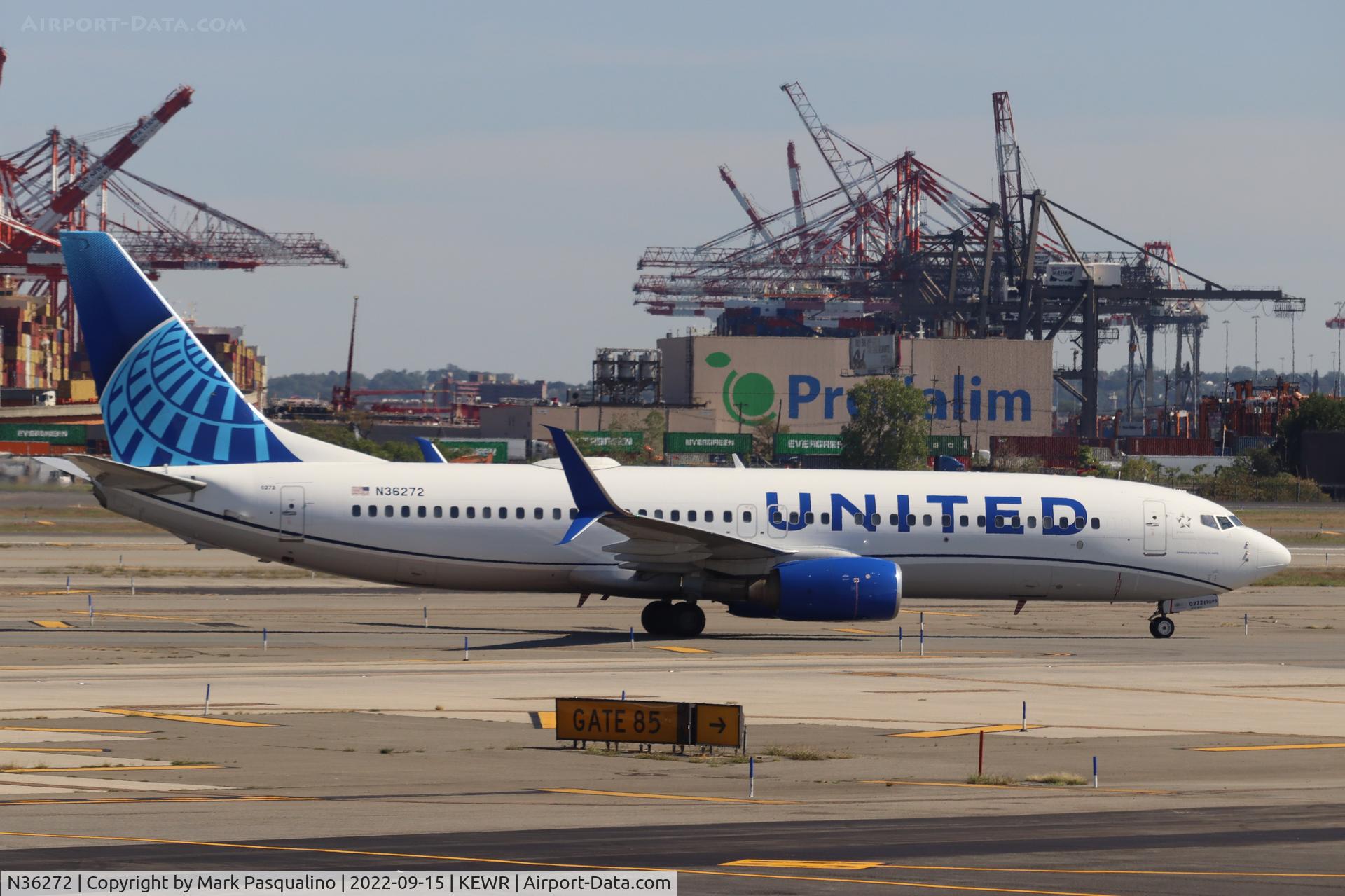 N36272, 2001 Boeing 737-824 C/N 31590, Boeing 737-824