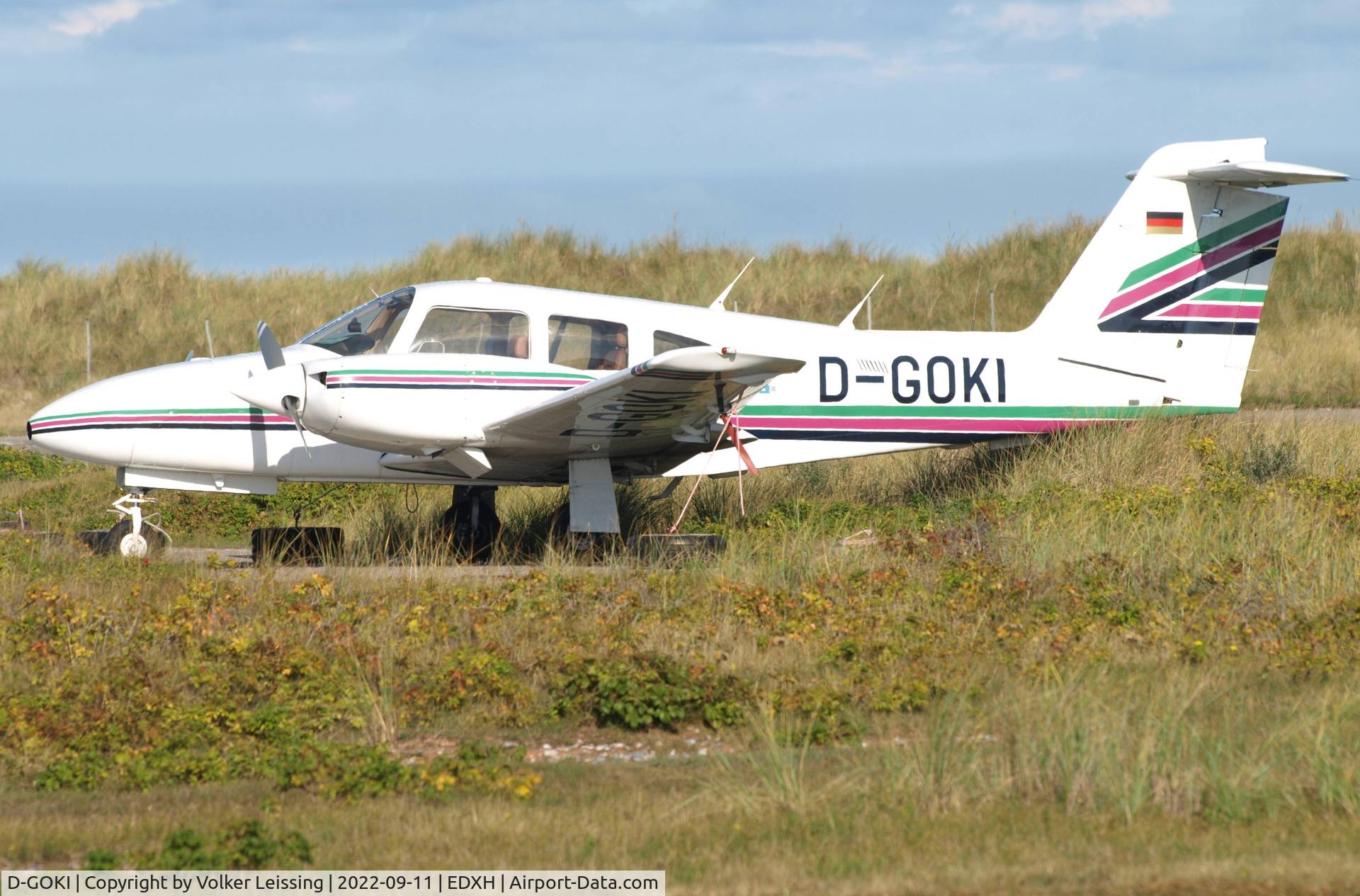D-GOKI, 1987 Piper PA-44-180T Turbo Seminole C/N 44-8107005, parking