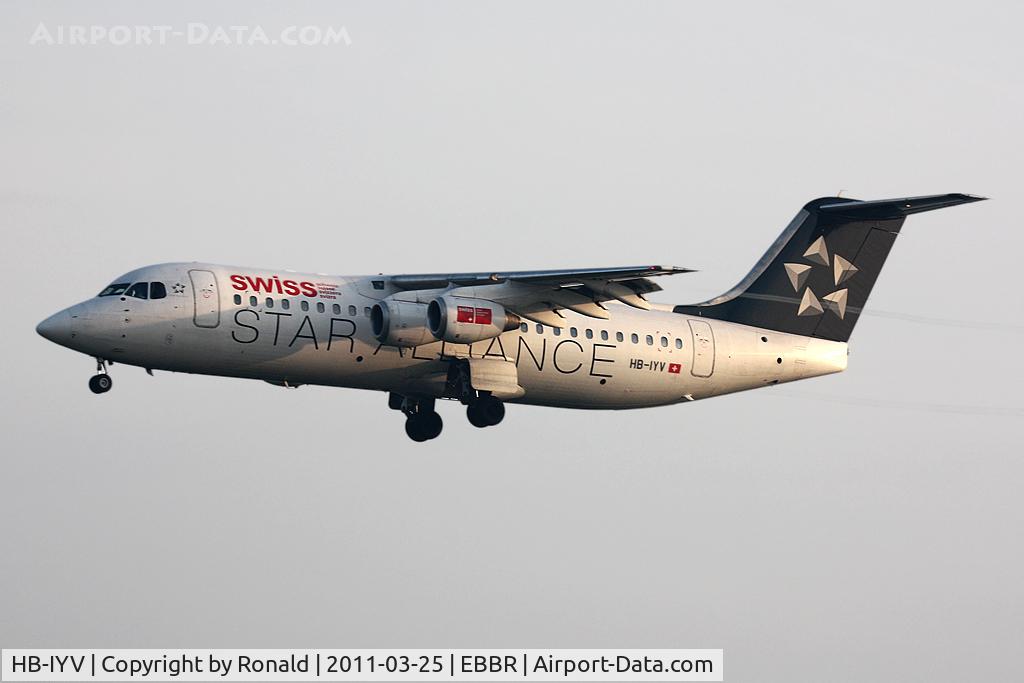 HB-IYV, 2000 British Aerospace Avro 146-RJ100 C/N E3377, at bru