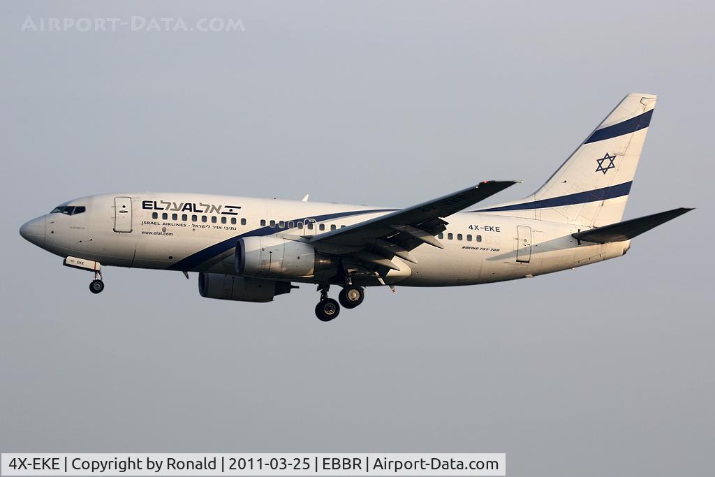 4X-EKE, Boeing 737-758 C/N 29961, at bru