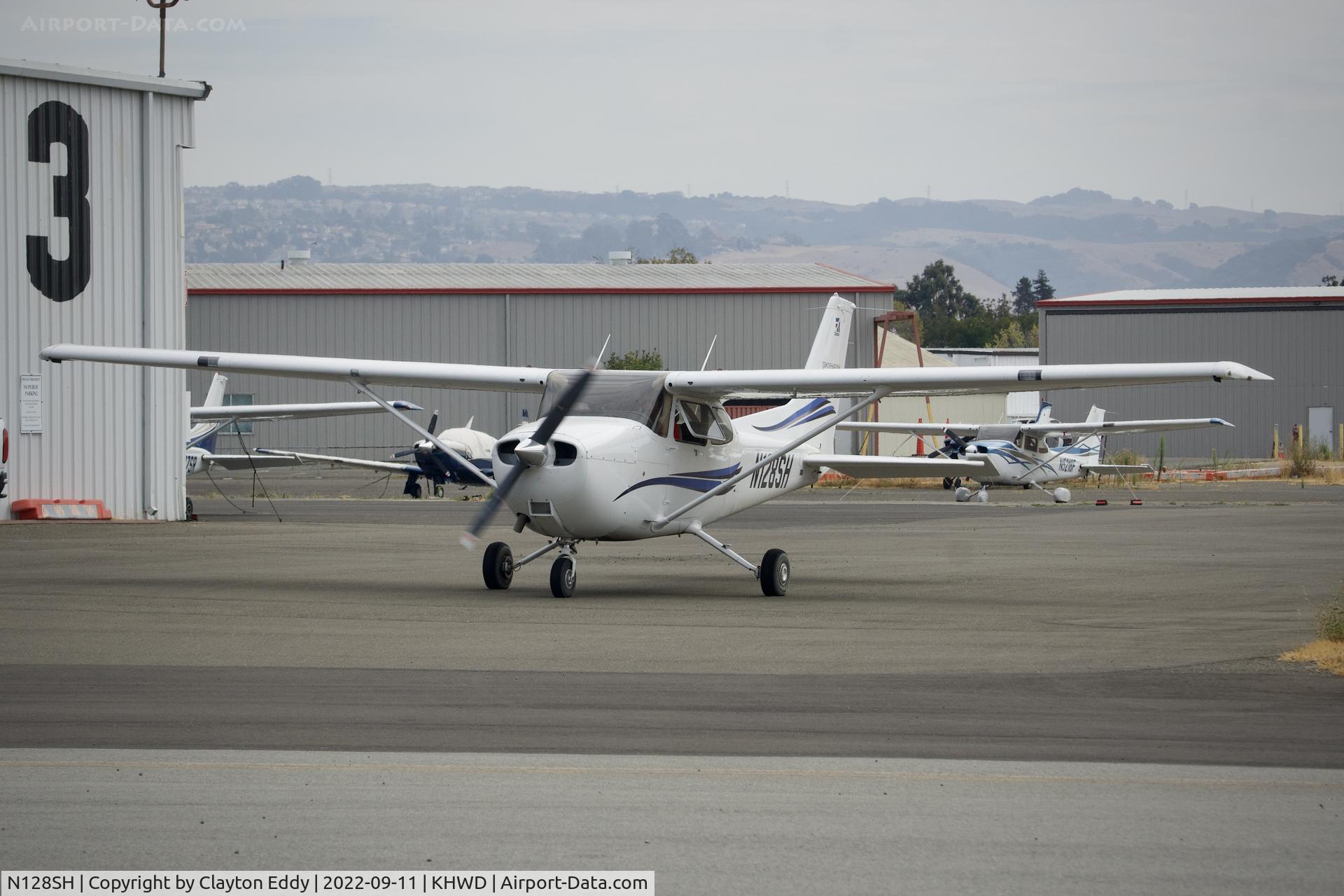 N128SH, 2019 Cessna 172S C/N 172S12457, Hayward airport in California 2022.