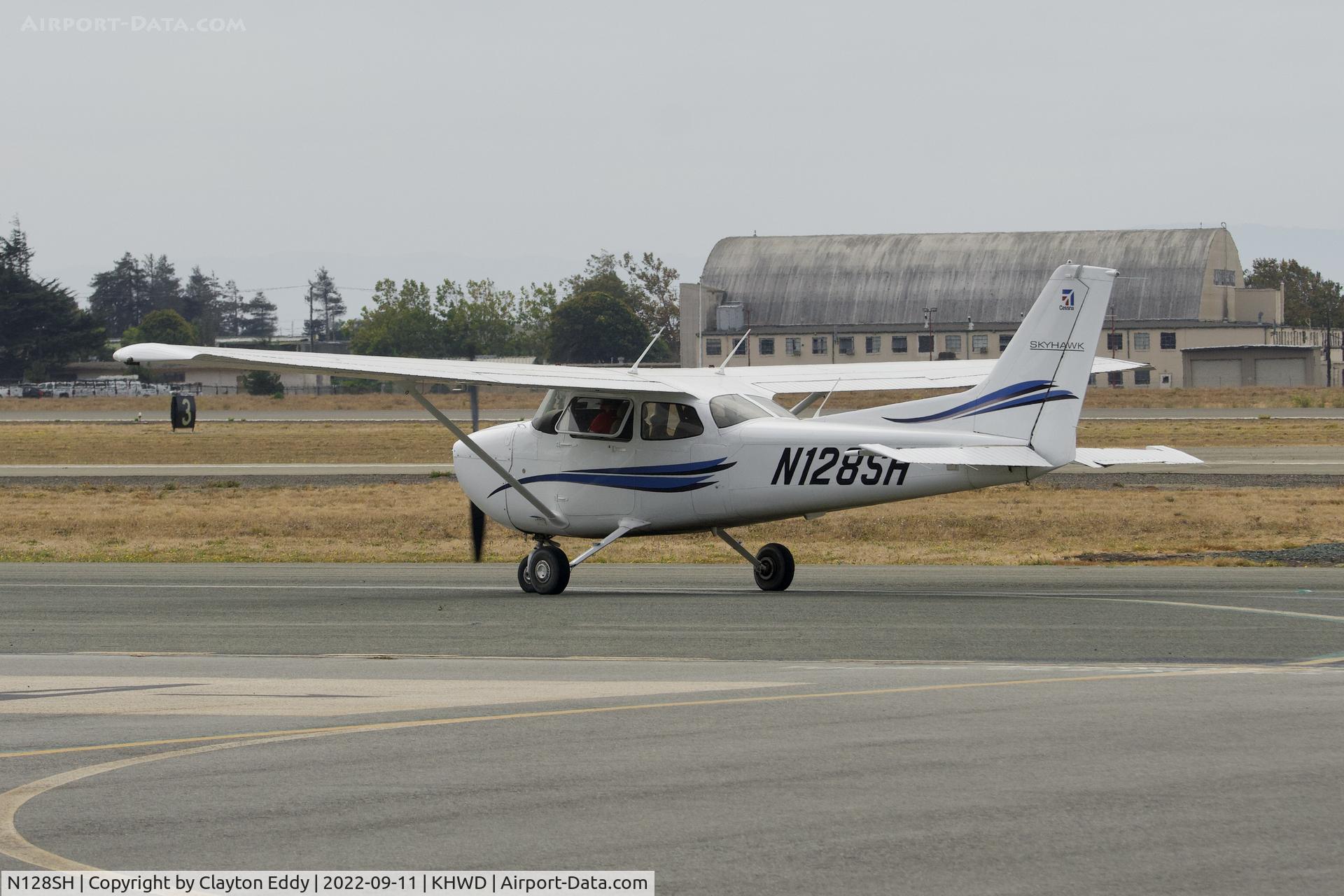 N128SH, 2019 Cessna 172S C/N 172S12457, Hayward airport in California 2022.