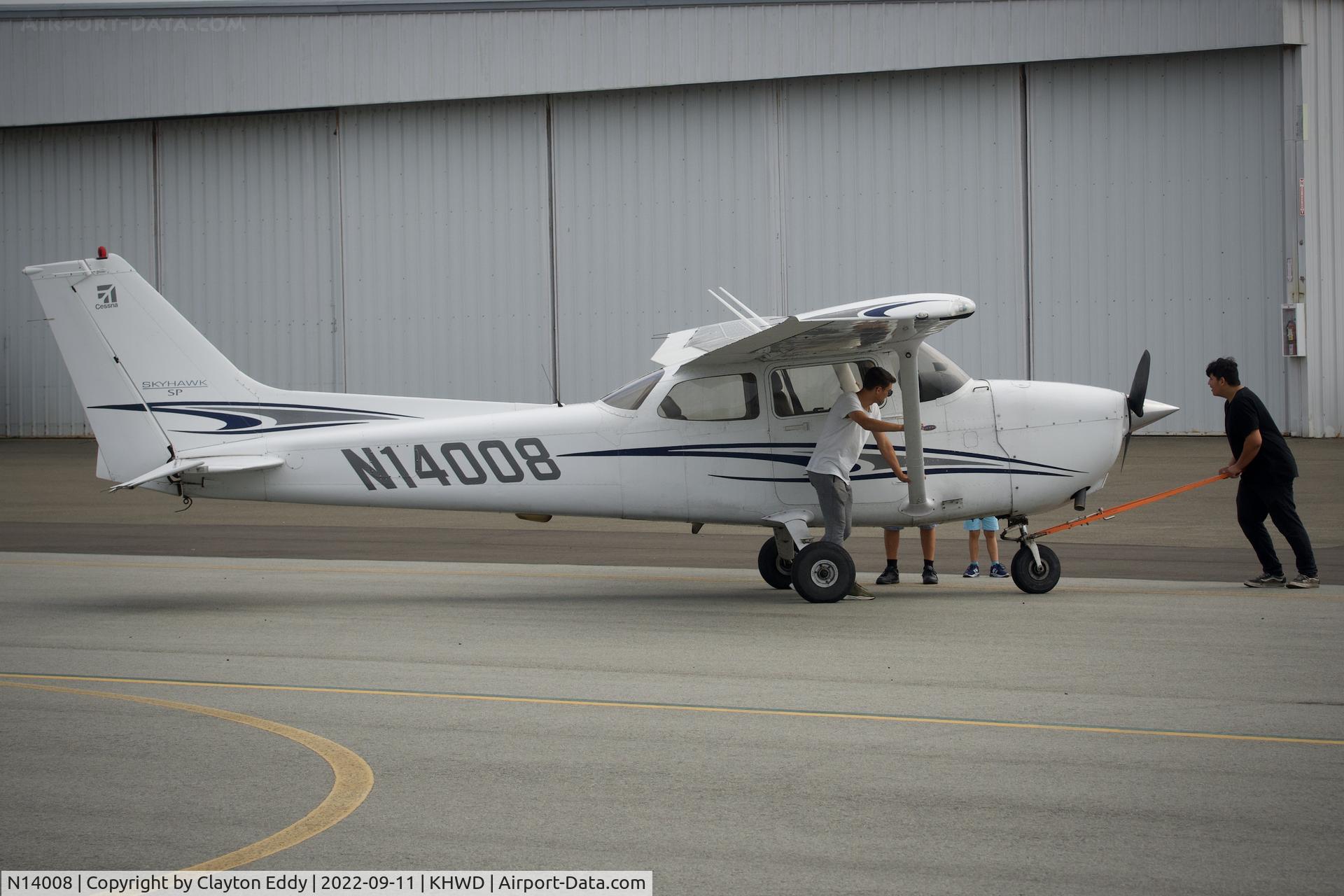 N14008, 2005 Cessna 172S C/N 172S9886, Hayward airport in California 2022.