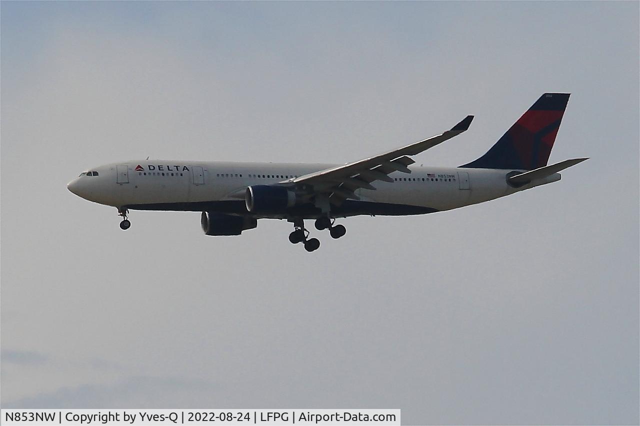 N853NW, 2004 Airbus A330-223 C/N 0618, Airbus A330-223, On final rwy 08R, Roissy Charles De Gaulle airport (LFPG-CDG)