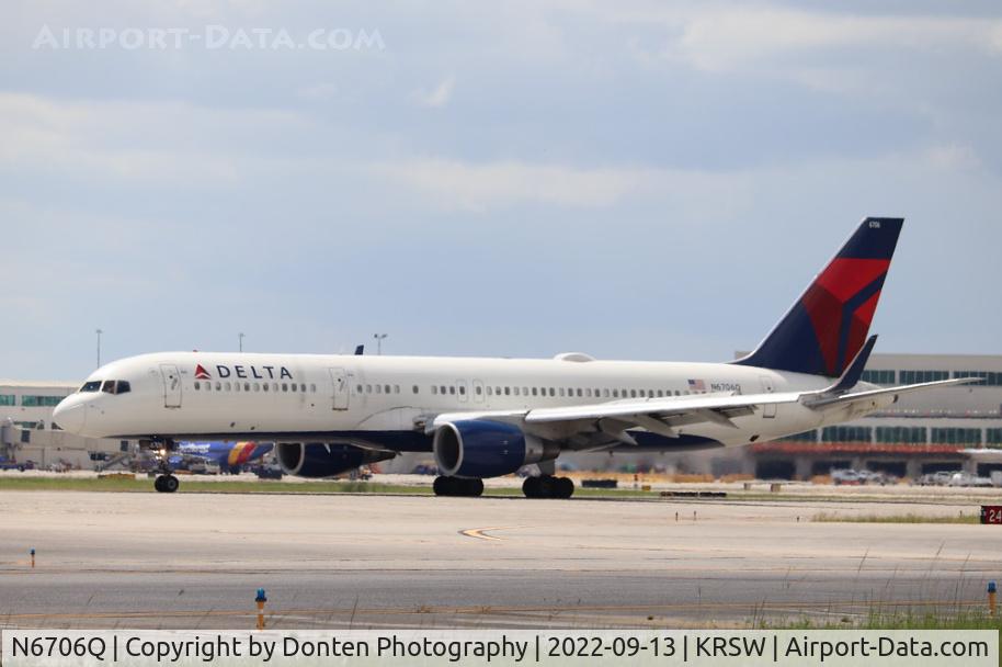 N6706Q, 2000 Boeing 757-232 C/N 30422, Delta Flight 479 arrives on Runway 6 at Southwest Florida International Airport following flight from Hartsfield-Jackson Atlanta International Airport