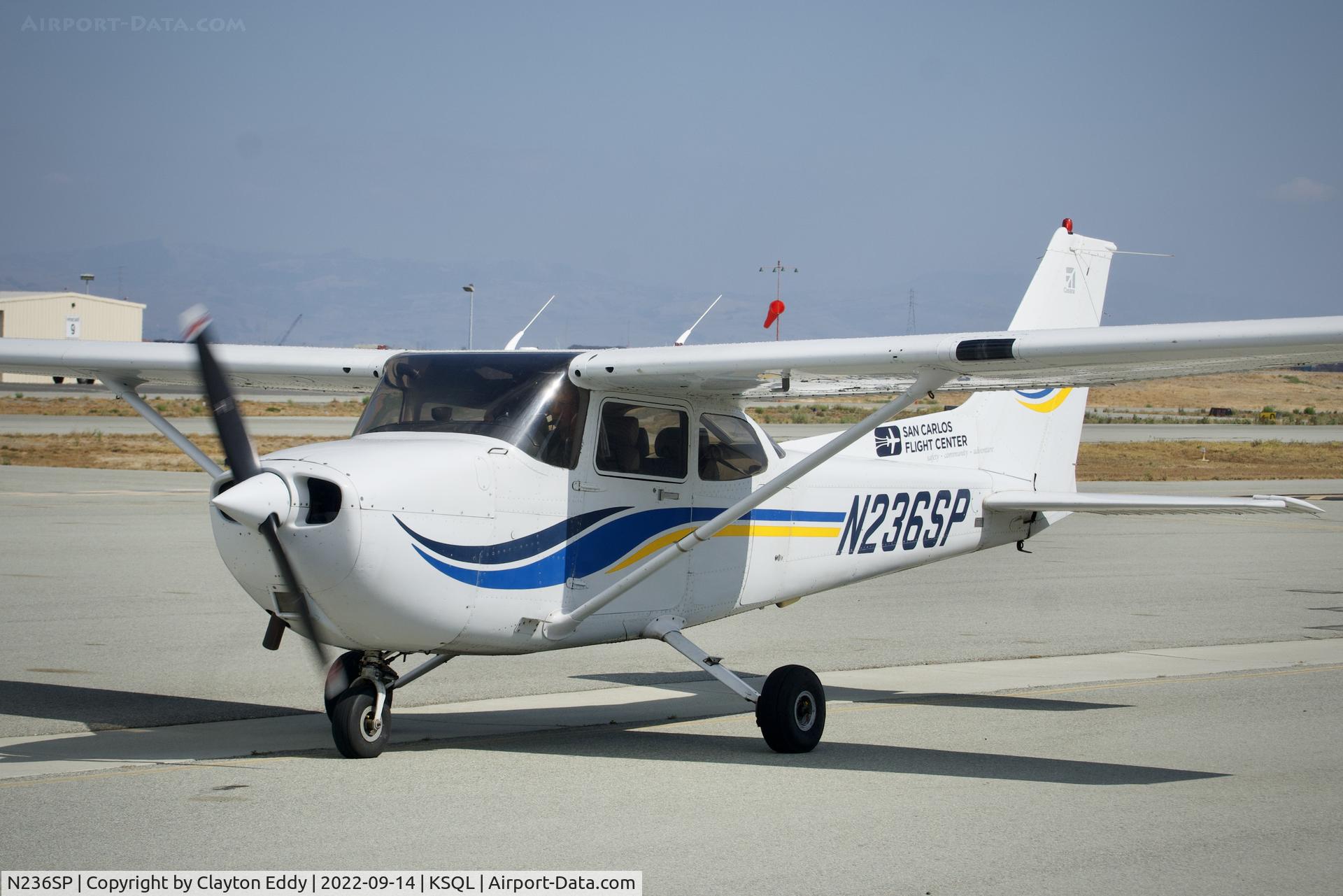 N236SP, 1999 Cessna 172S C/N 172S8213, San Carlos Airport in California 2022.