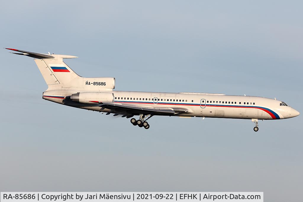 RA-85686, 1992 Tupolev Tupolev Tu-154M C/N 90A854, RA-85686