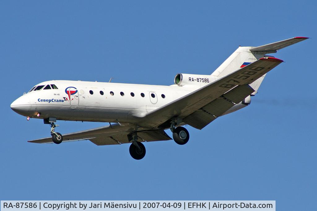 RA-87586, 1972 Yakovlev Yak-40 C/N 9221822, RA-87586