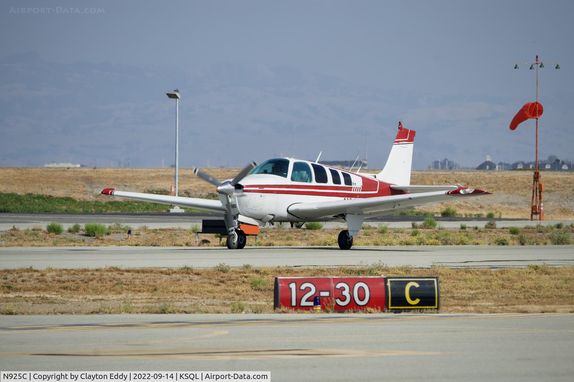 N925C, 1977 Beech A36 Bonanza 36 C/N E-1057, San Carlos Airport tin California 2022.