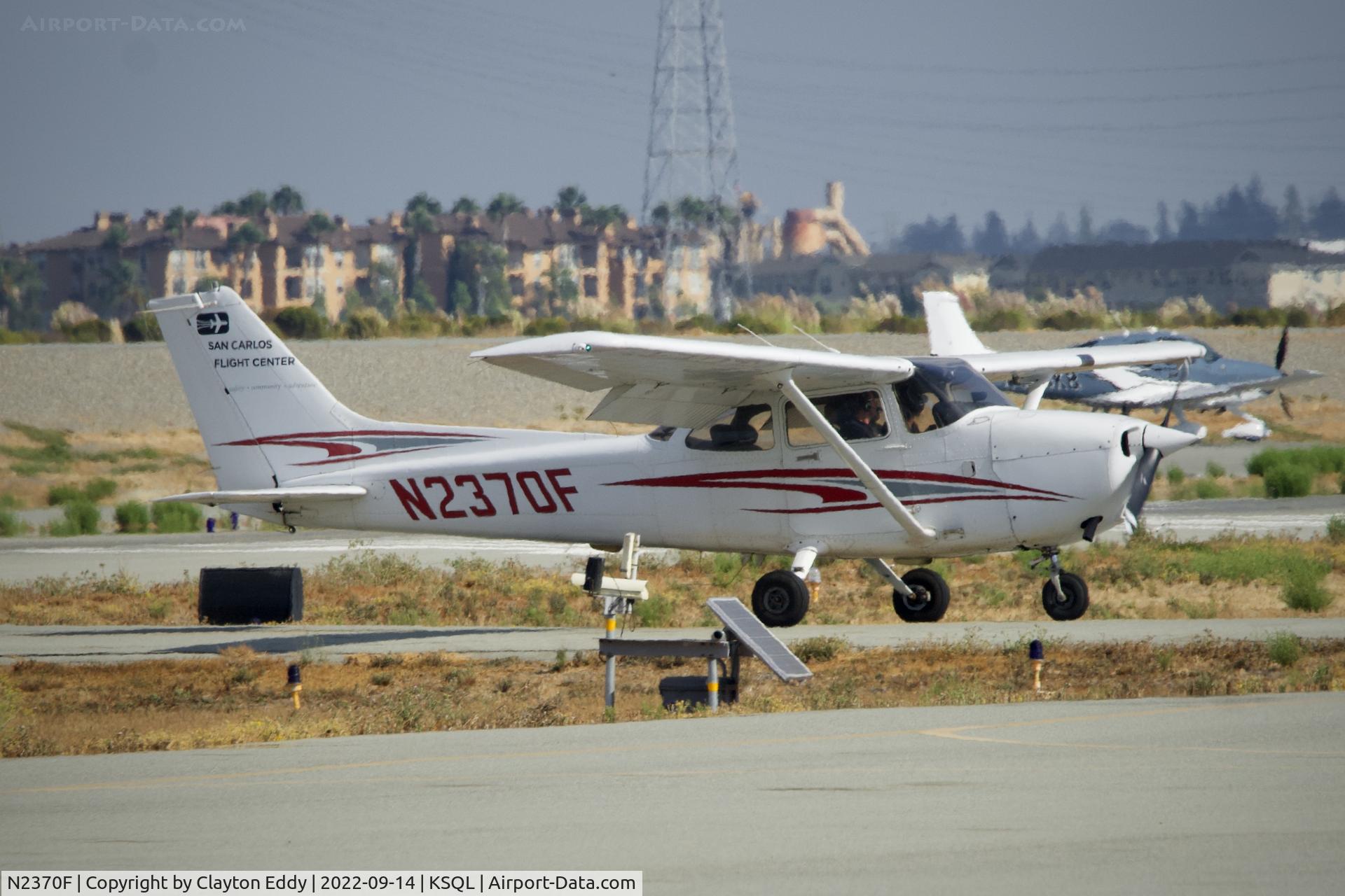 N2370F, 1998 Cessna 172R C/N 17280618, San Carlos Airport in California 2022.