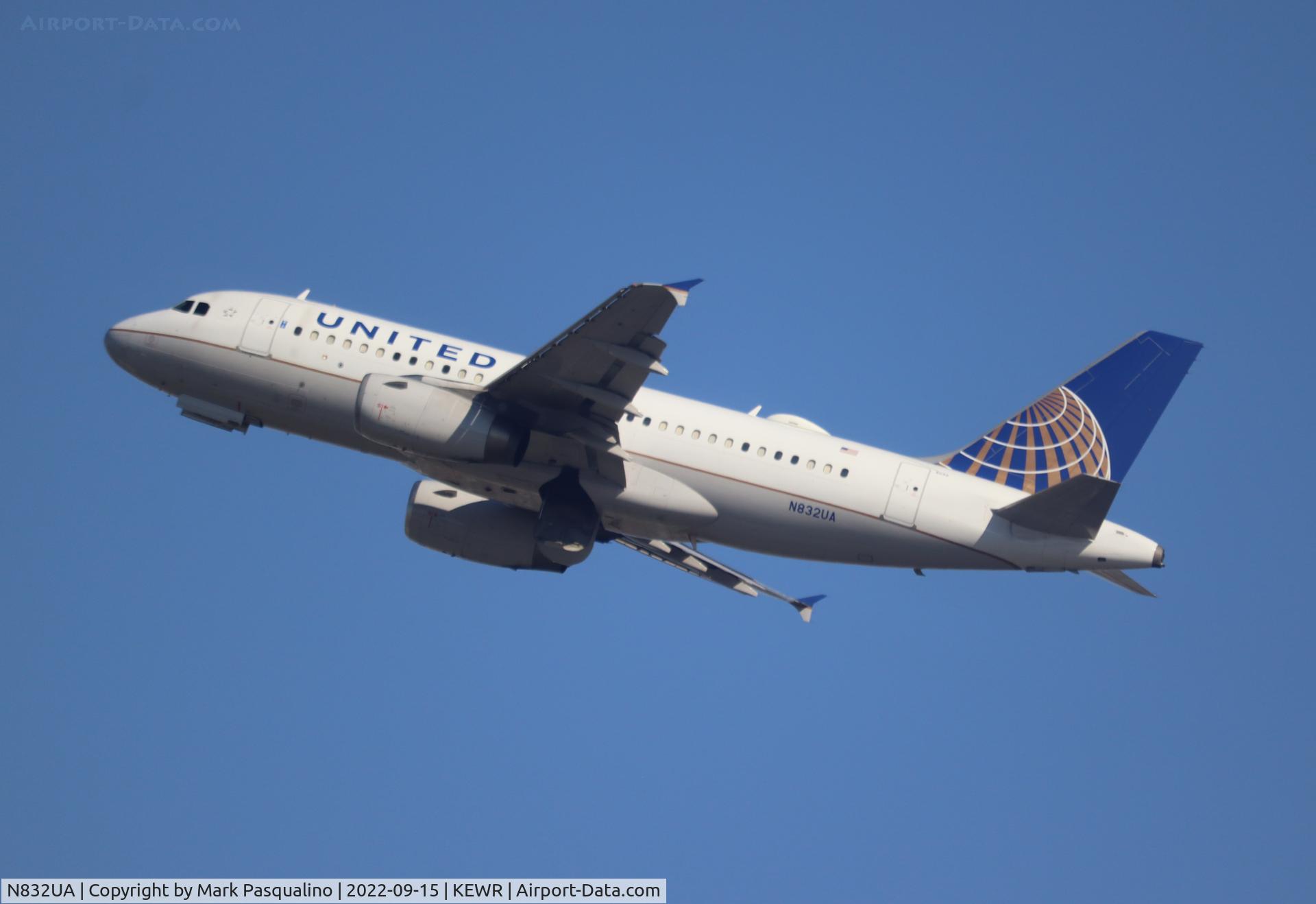 N832UA, 2000 Airbus A319-131 C/N 1321, Airbus A319-131
