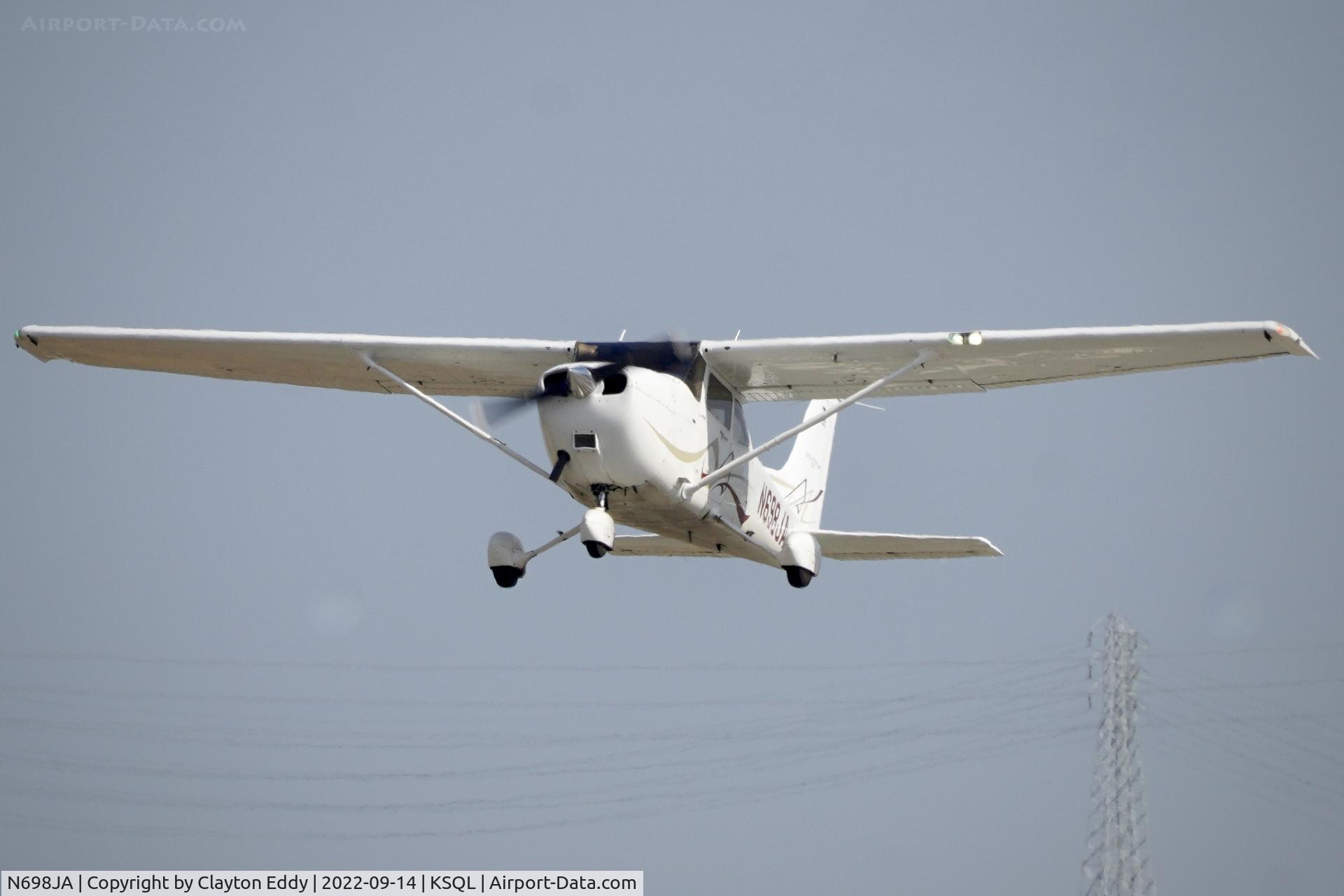 N698JA, 2008 Cessna 172S Skyhawk SP C/N 172S10698, San Carlos Airport in California 2022.