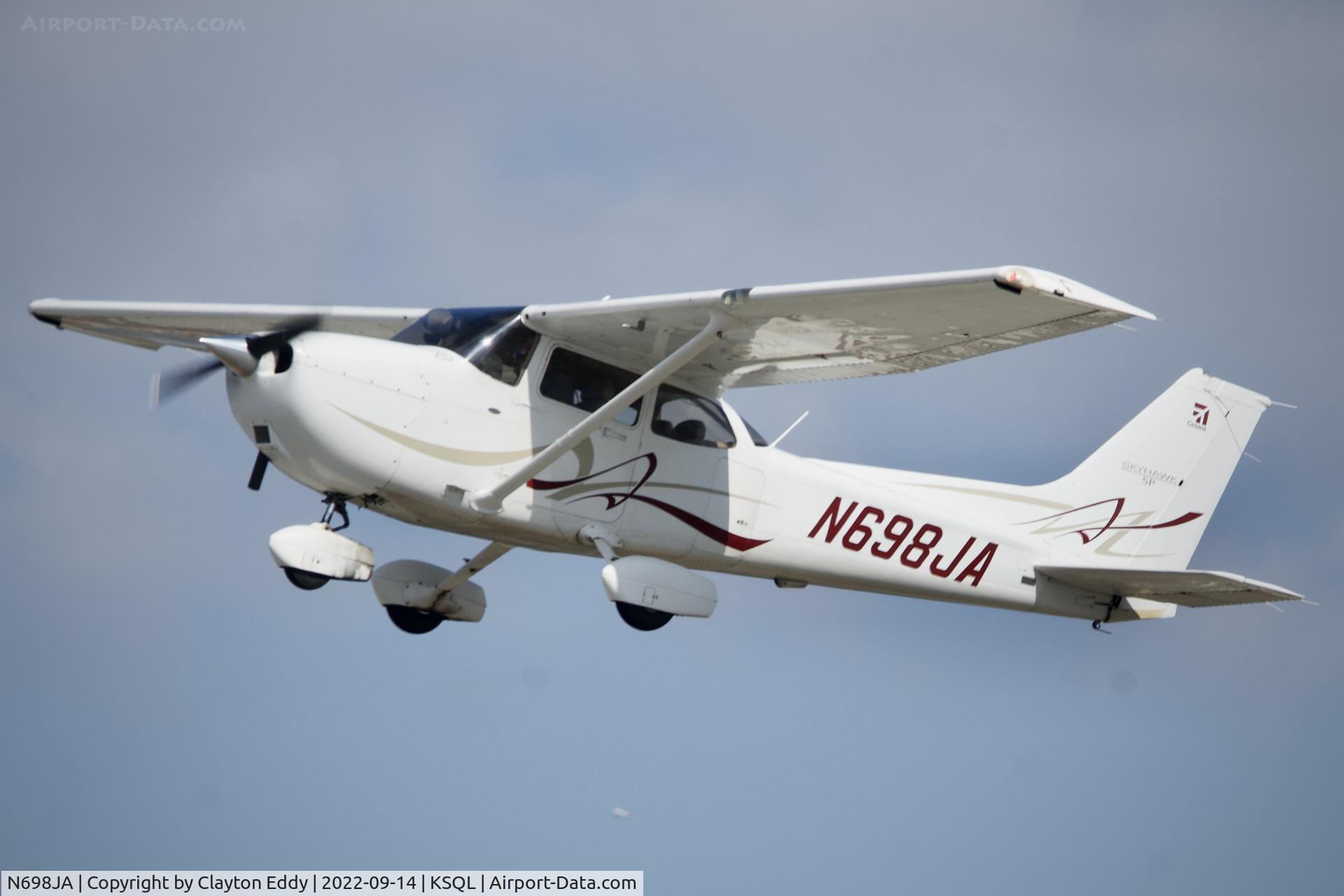 N698JA, 2008 Cessna 172S Skyhawk SP C/N 172S10698, San Carlos Airport in California 2022.