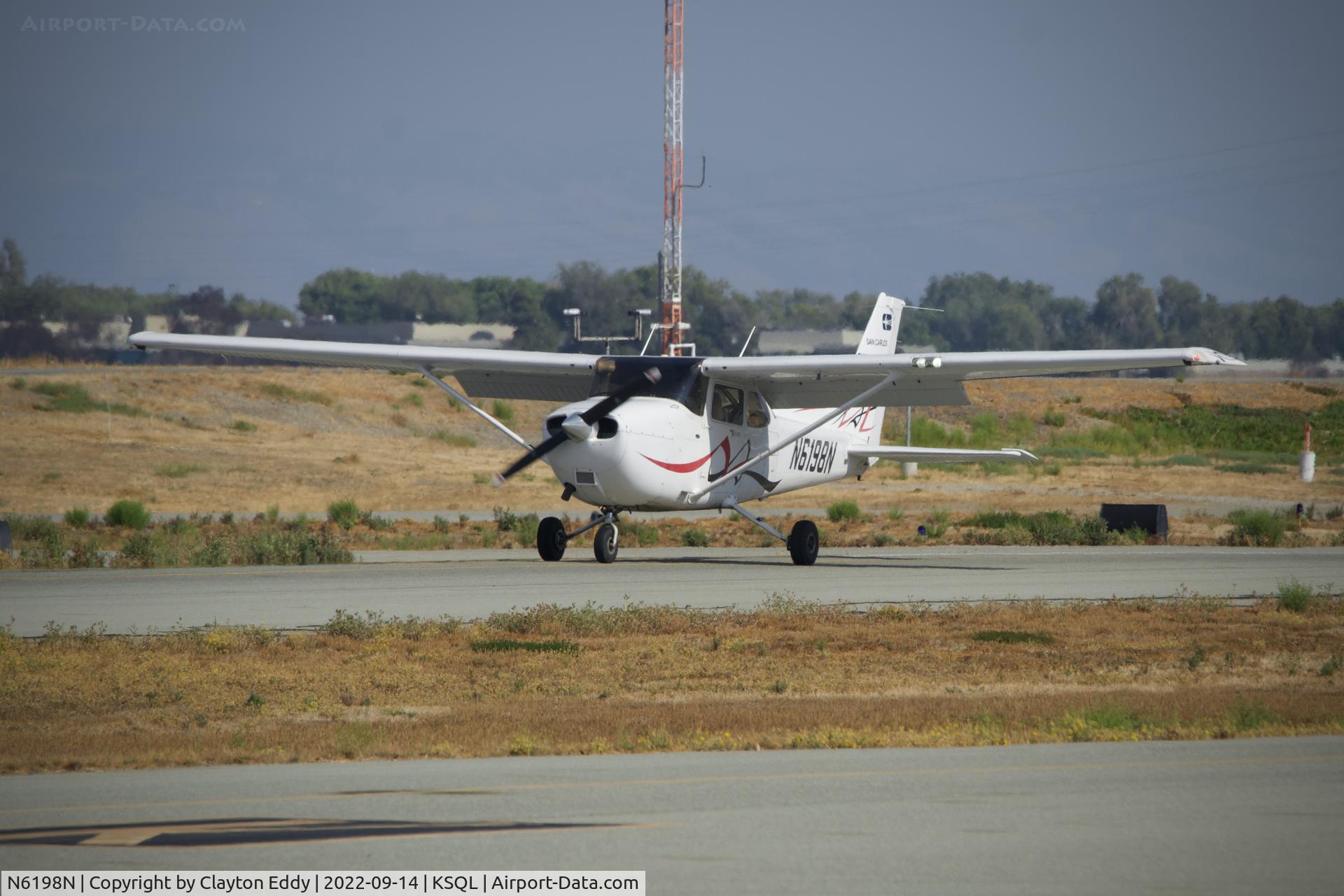N6198N, 2008 Cessna 172S C/N 172S10792, San Carlos Airport in California 2022.
