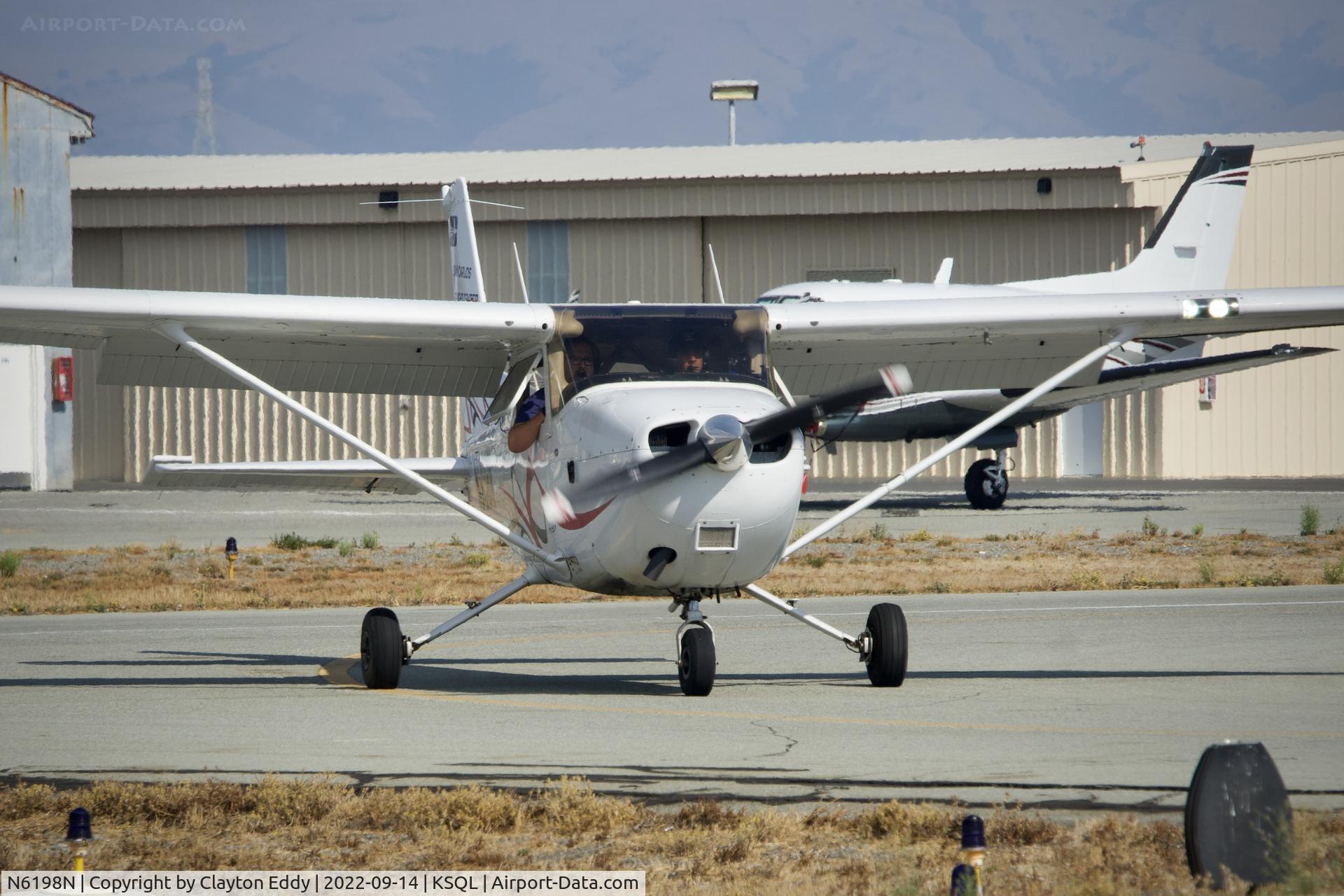 N6198N, 2008 Cessna 172S C/N 172S10792, San Carlos Airport in California 2022.