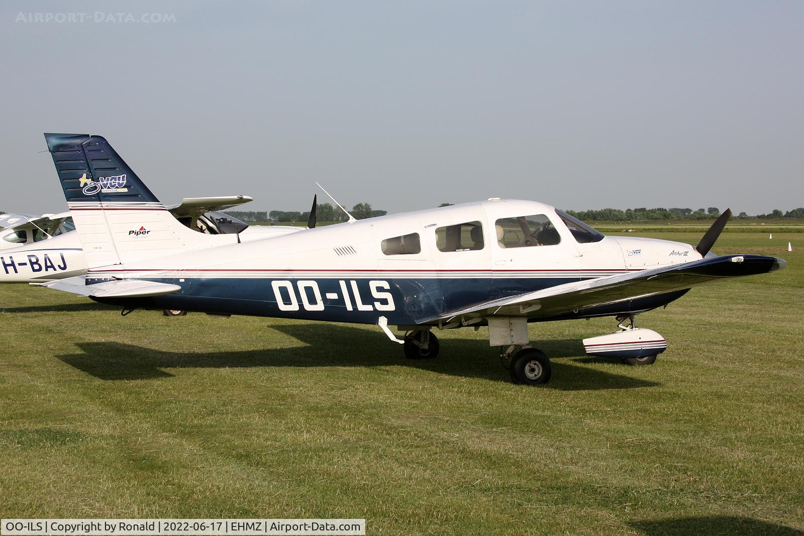 OO-ILS, Piper PA28-181 C/N 28-43432, at ehmz