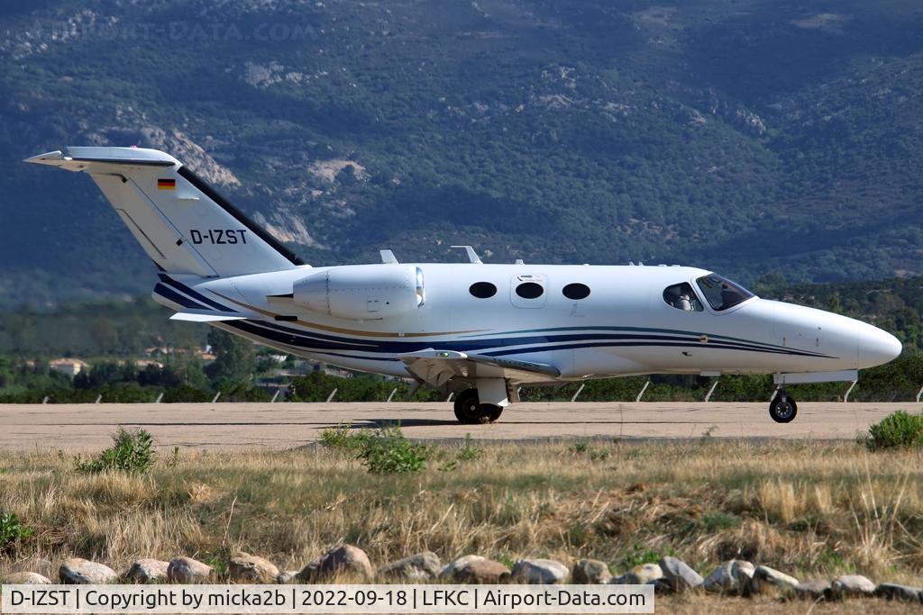 D-IZST, 2008 Cessna 510 Citation Mustang C/N 510-0086, Taxiing