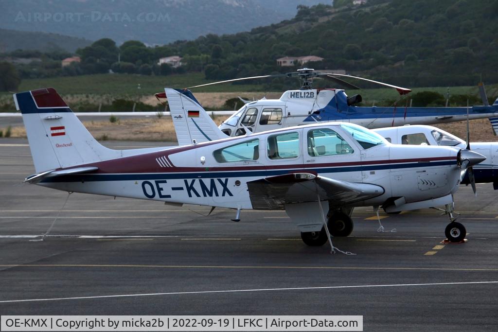 OE-KMX, Beech F33A Bonanza Bonanza C/N CE-1711, Parked