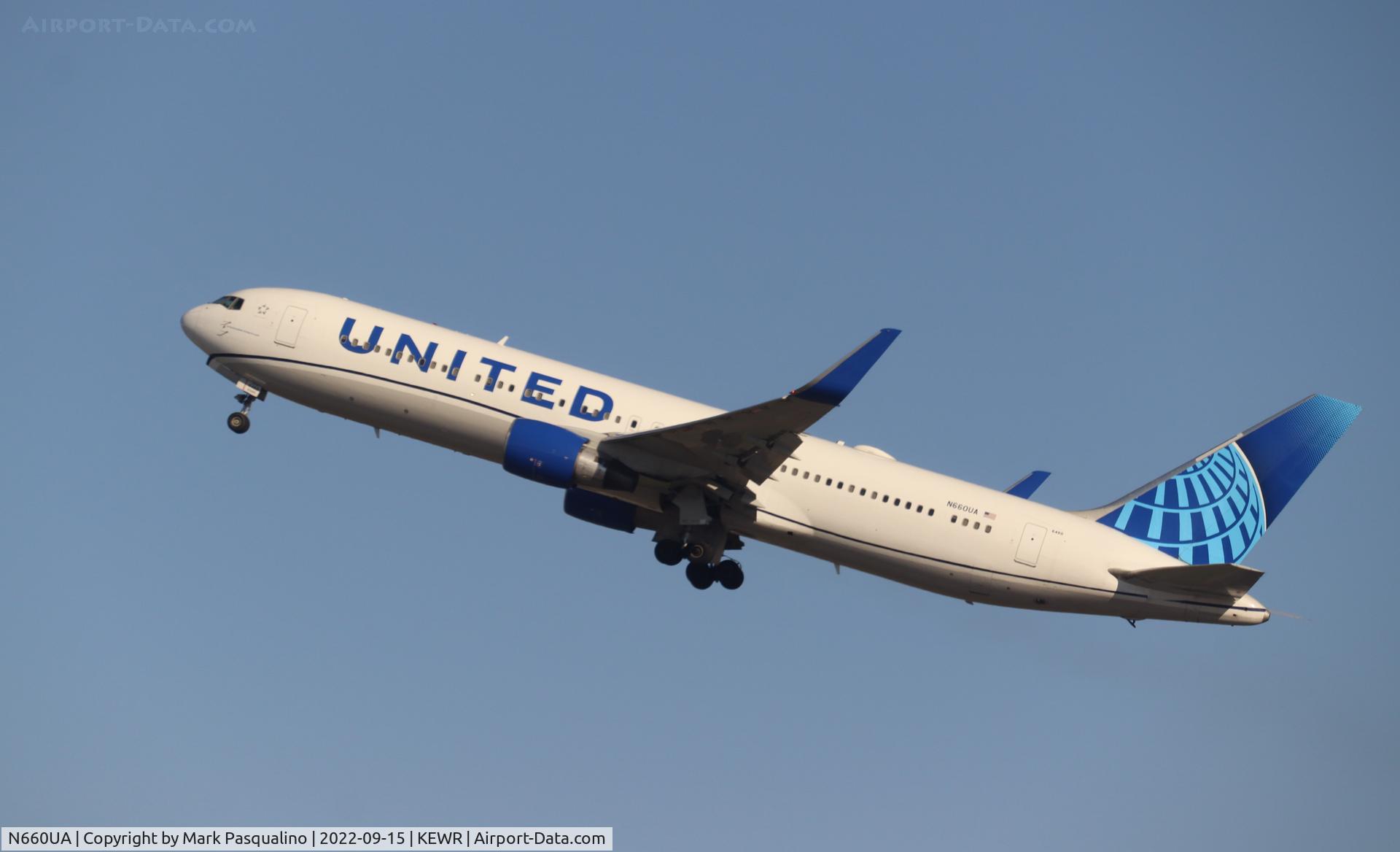N660UA, 1993 Boeing 767-322/ER C/N 27115, Boeing 767-322