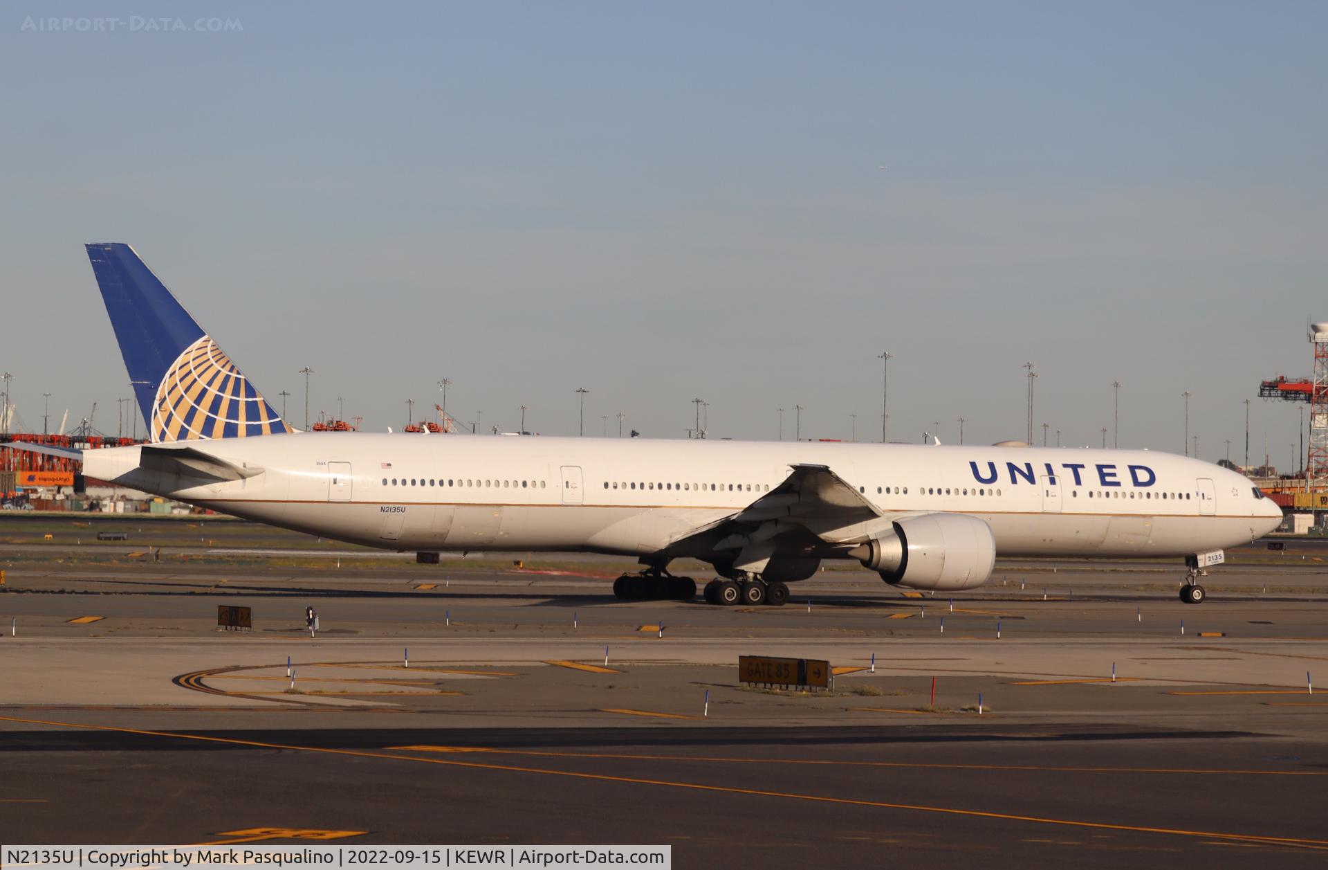 N2135U, 2017 Boeing 777-300/ER C/N 62646, Boeing 777-322/ER