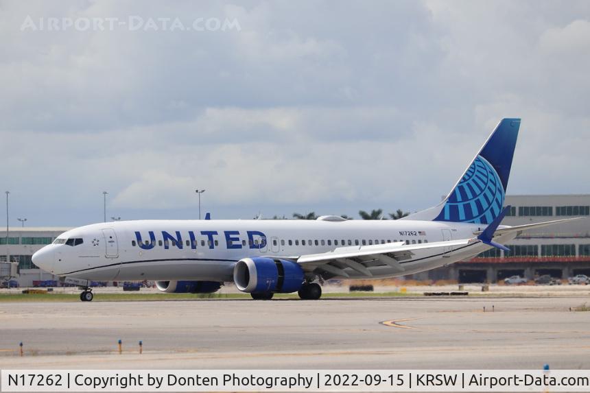 N17262, 2021 Boeing 737-8 MAX C/N 66594, United Flight 2274 arrives on Runway 6 at Southwest Florida International Airport following flight from Newark-Liberty International Airport