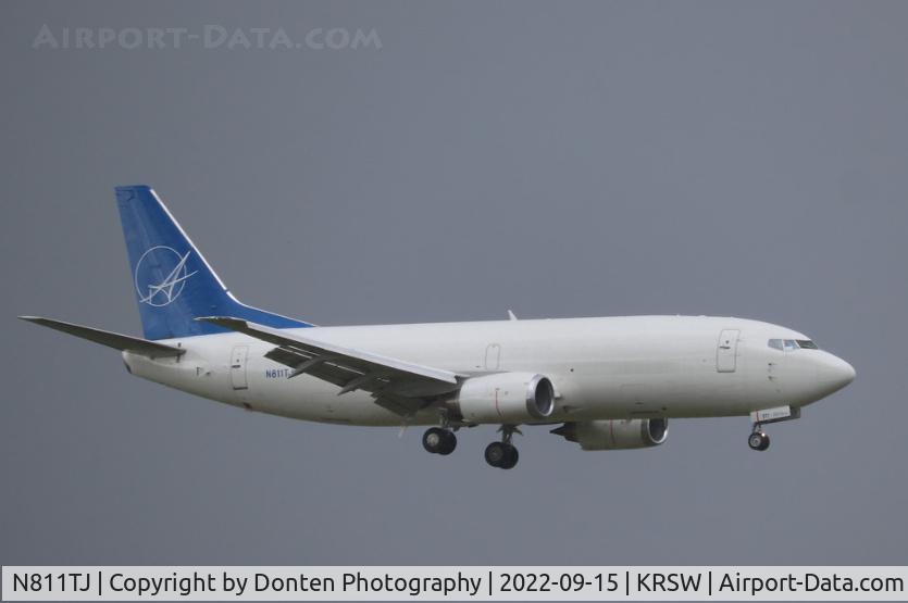 N811TJ, 1986 Boeing 737-306F C/N 23538, iAero Flight 401 arrives on Runway 6 at Southwest Florida International Airport following a weather diversion on a flight from Luis Muñoz Marín International Airport to Miami International Airport