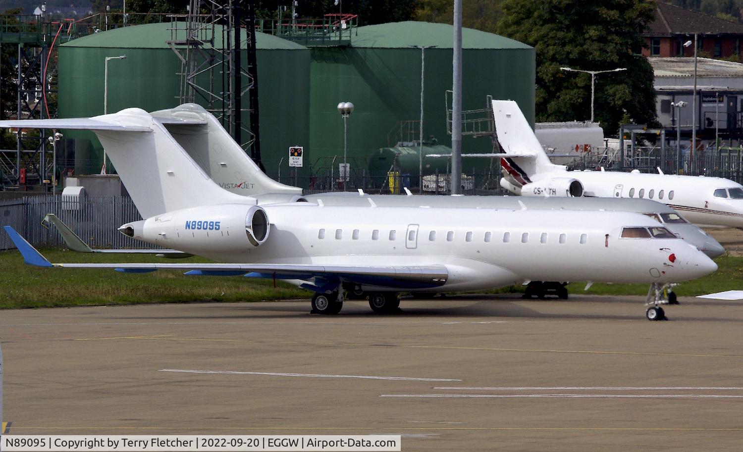 N89095, 2019 Bombardier Global 6000 C/N 9847, At Luton
