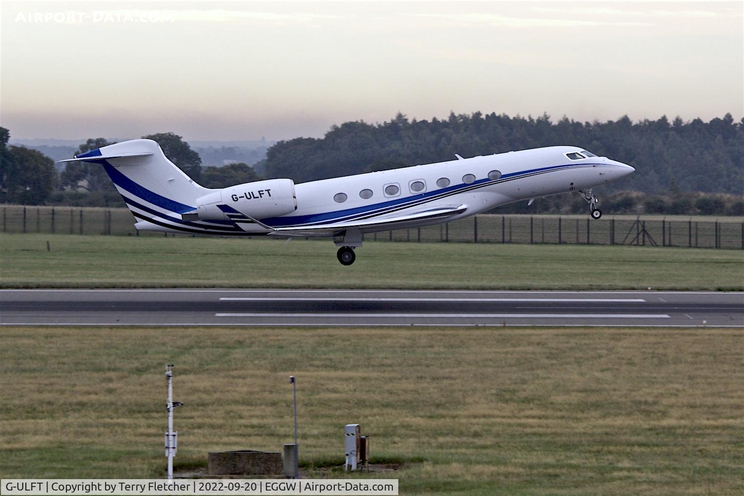 G-ULFT, 2021 Gulfstream Aerospace GVII-G600 C/N 73065, At Luton