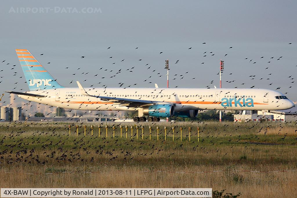 4X-BAW, 2000 Boeing 757-3E7 C/N 30179, at cdg